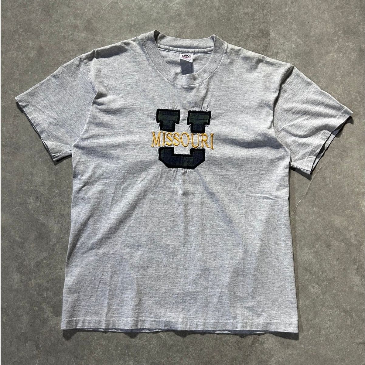 Anvil 90s Vintage Mizzou Tigers Embroidered Heather Gray T Shirt L Size US L / EU 52-54 / 3 - 1 Thumbnail