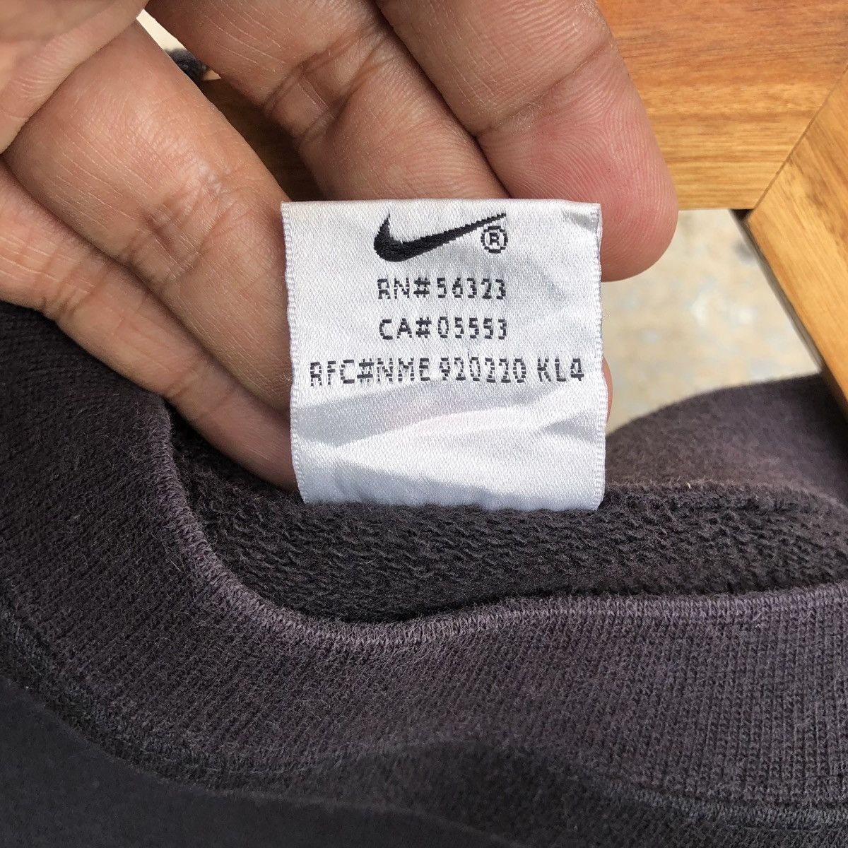 Vintage Vintage 90s Nike Big Swoosh Sweatshirt Crewneck Size US L / EU 52-54 / 3 - 10 Thumbnail
