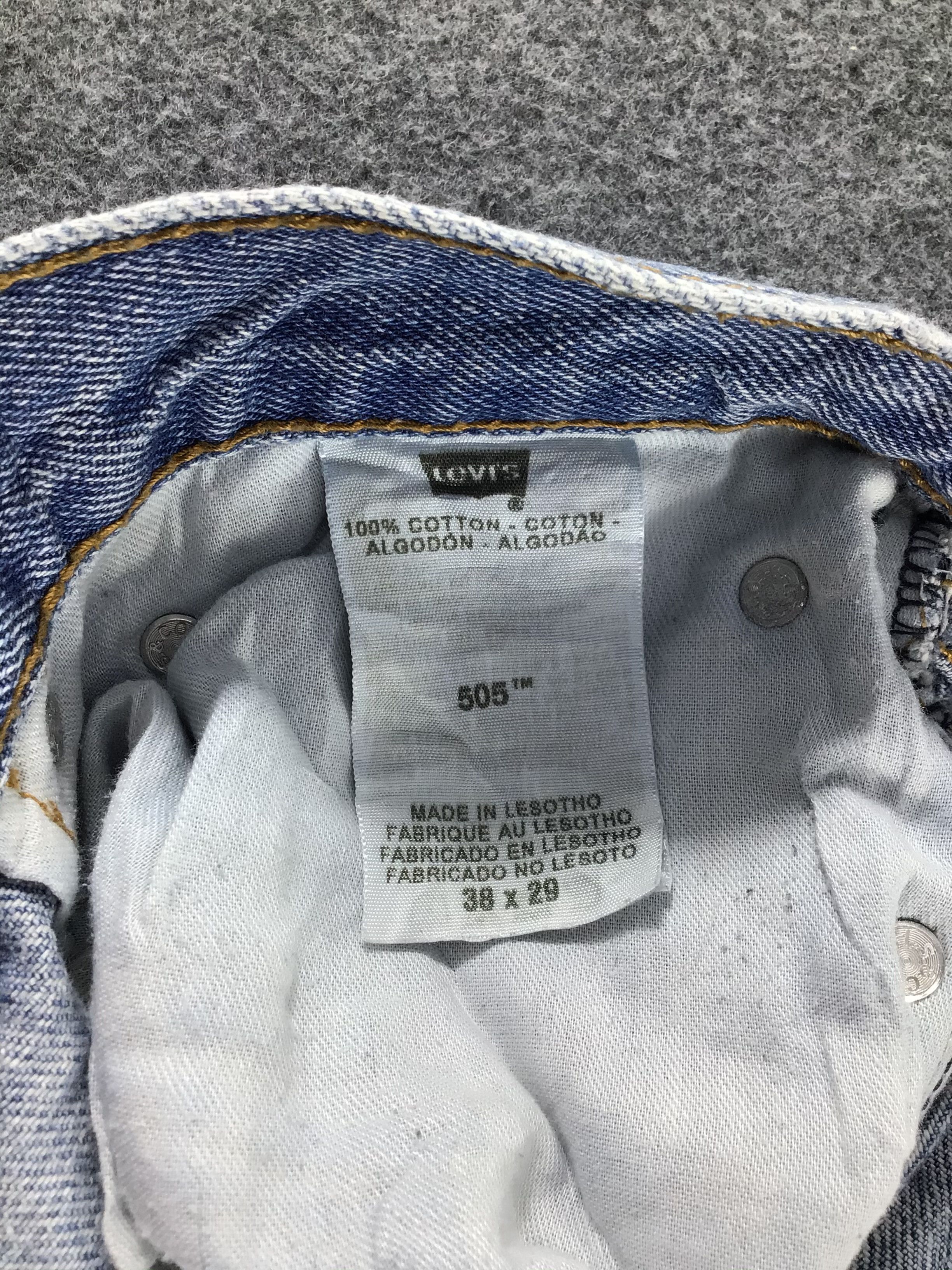 Levi's Vintage Levis 505 Jeans Light Blue Denim -J556 Size US 40 / EU 56 - 9 Thumbnail