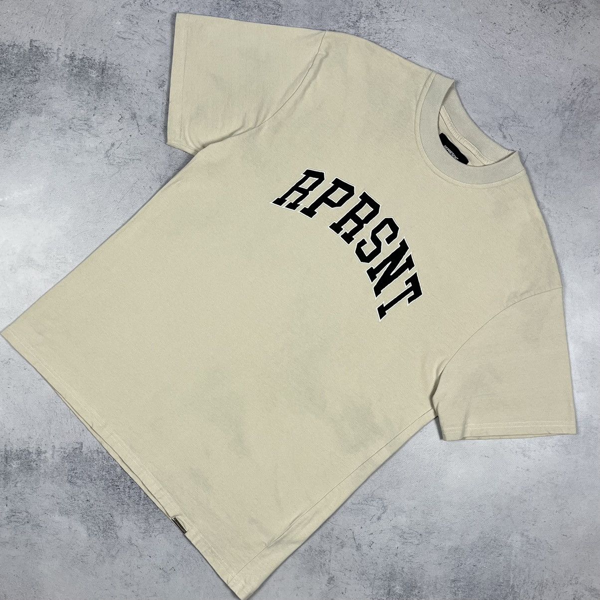 Represent Clo. Represent clo. big embroidered logo tee Size US L / EU 52-54 / 3 - 1 Thumbnail