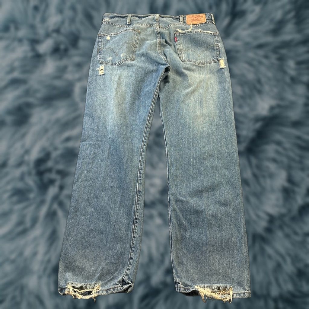Levi's VINTAGE Levi's 501 Jeans Mens 38x32 Medium Blue Distressed 90s 2005 Regular Waist 36 Inseam 32 Size US 38 / EU 54 - 1 Thumbnail