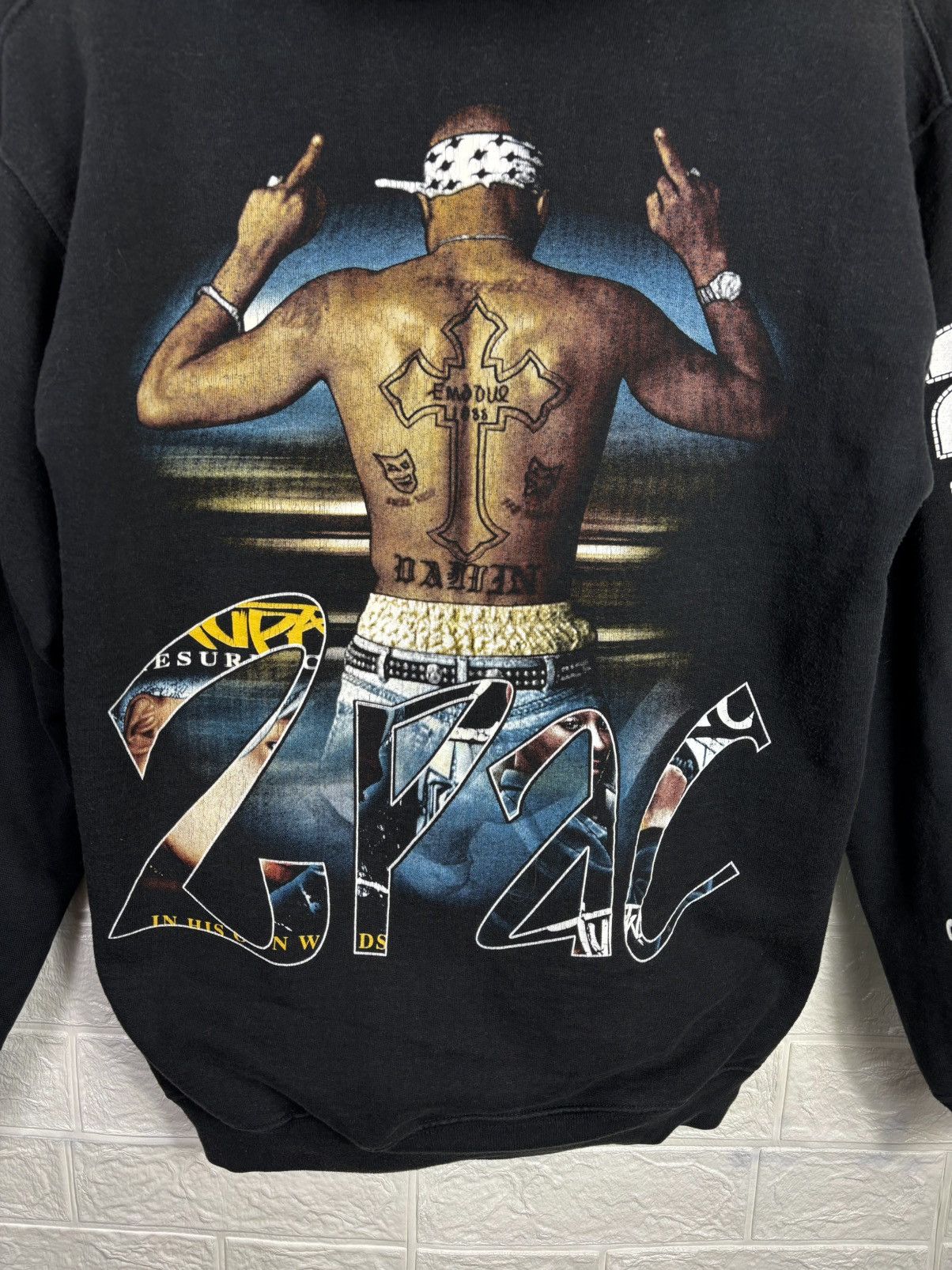 Vintage Vintage Hoodie Tupac 2Pac Size S-M Size US M / EU 48-50 / 2 - 3 Thumbnail