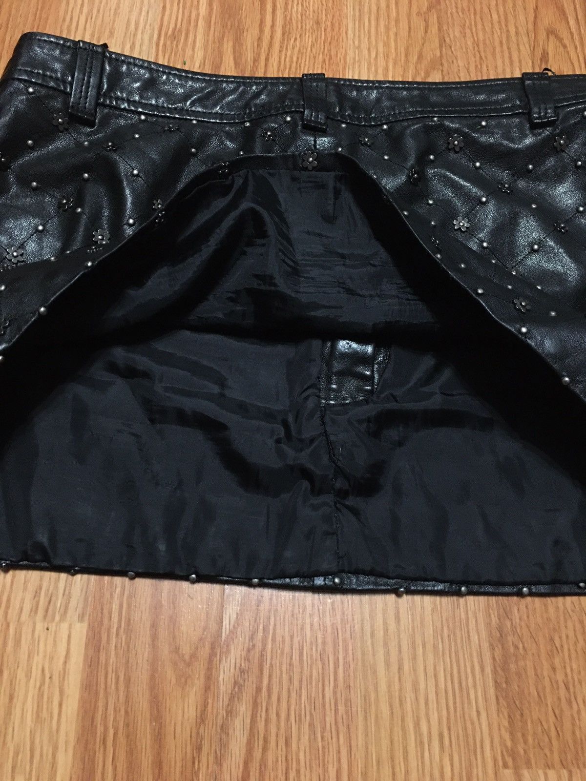 Leather × Moschino MOSCHINO Black Sheep Leather Studded Mini Skirt EU38 US8 Size 28" / US 6 / IT 42 - 9 Thumbnail
