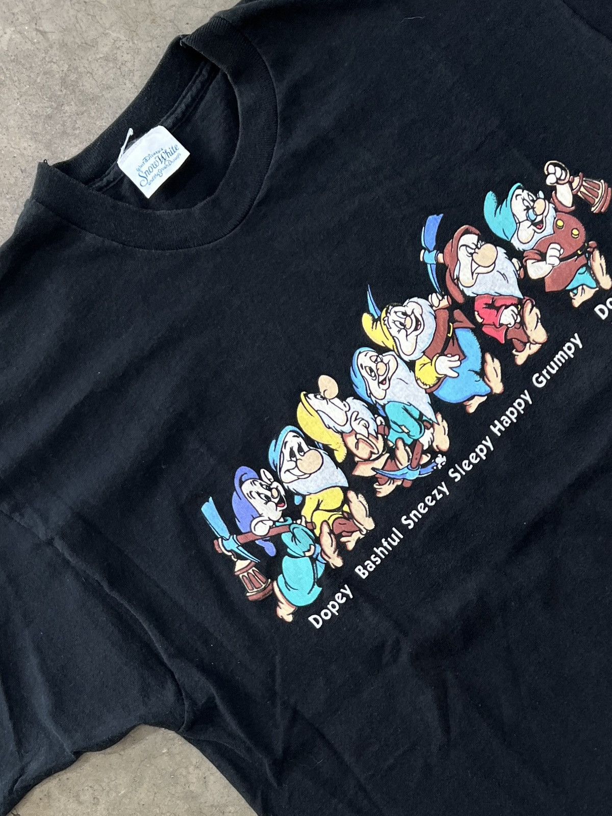 Disney Vintage Disney Snow White Seven Dwarves Dopey Grumpy Tee Size US L / EU 52-54 / 3 - 1 Thumbnail