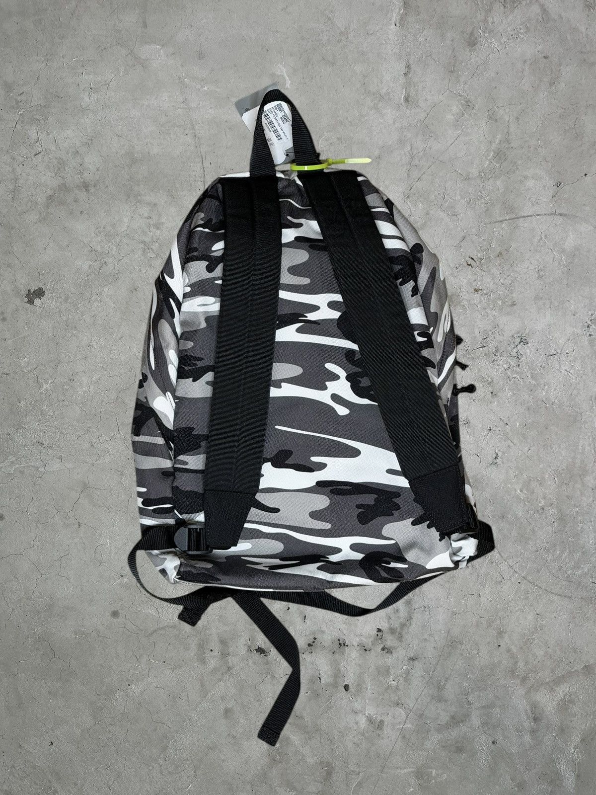 Balenciaga Balenciaga Snow Camo Backpack Size ONE SIZE - 2 Thumbnail
