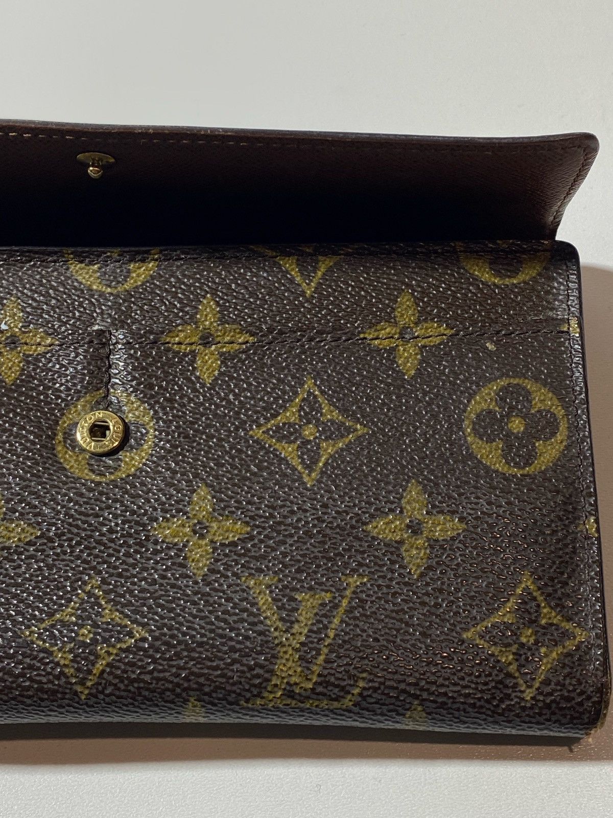 Louis Vuitton Authentic Vintage Louis Vuitton Monogram Wallet Size ONE SIZE - 13 Thumbnail