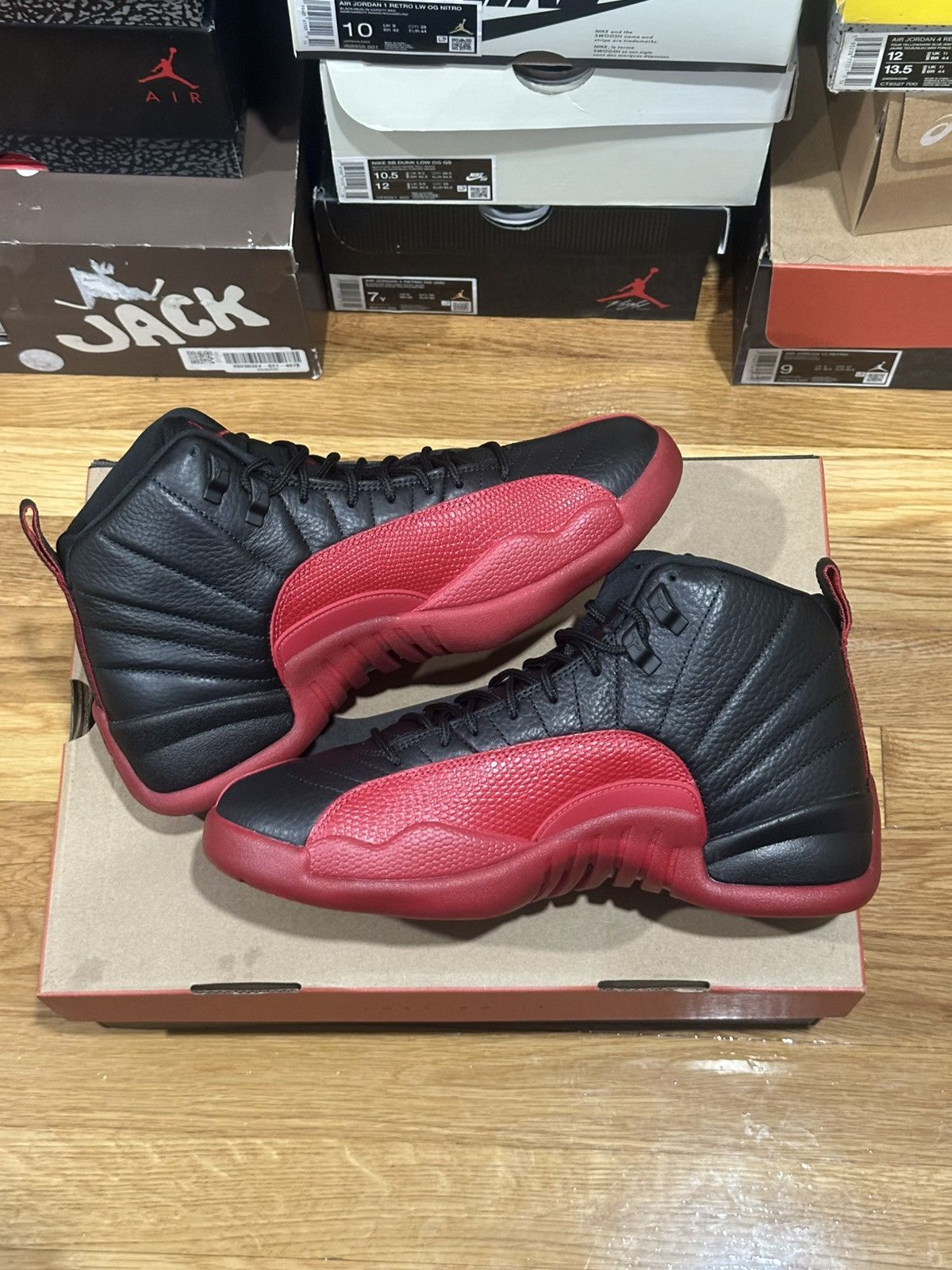 Jordan Brand Jordan 12 Flu Game sz 9 Size US 9 / EU 42 - 2 Thumbnail