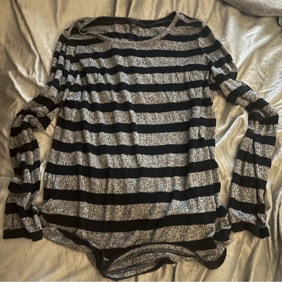 Ann Taylor Ann Taylor Blacks & Gray Striped top Size Large Size L / US 10 / IT 46 - 1 Thumbnail