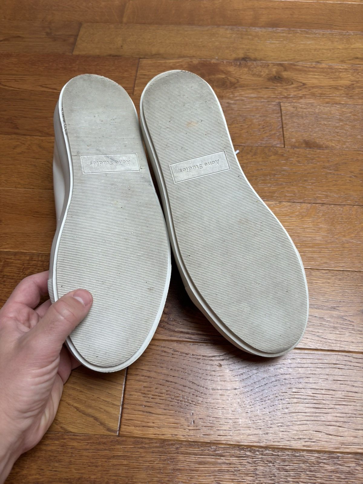 Acne Studios White leather Acne Studios low-top sneakers Size US 7 / EU 40 - 7 Thumbnail