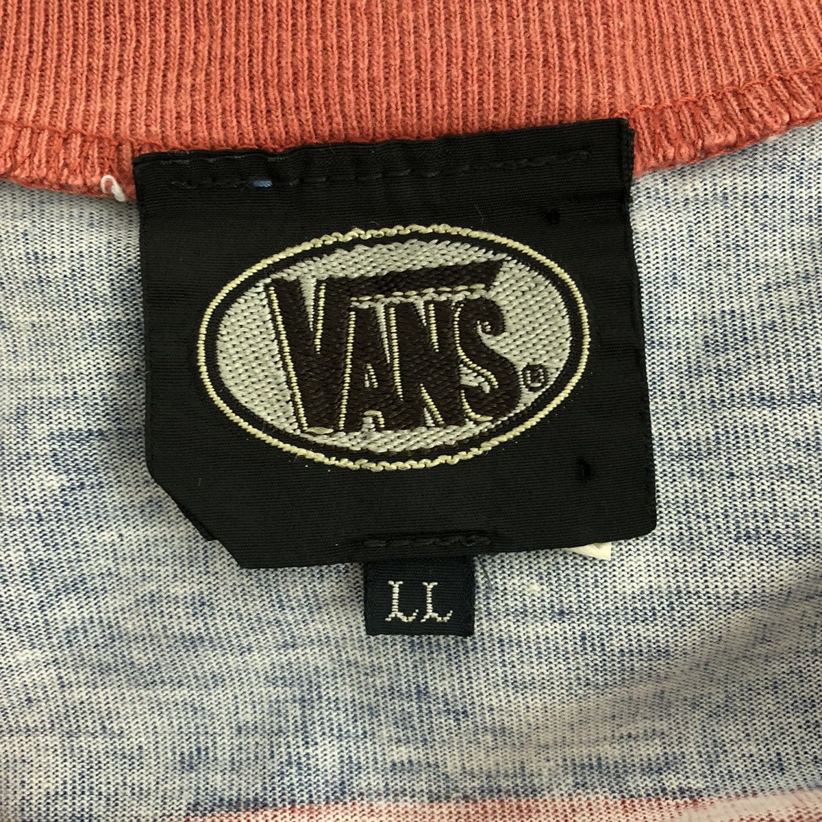 Vans VANS Rare All Over Print Vintage T-Shirt Size US L / EU 52-54 / 3 - 7 Thumbnail
