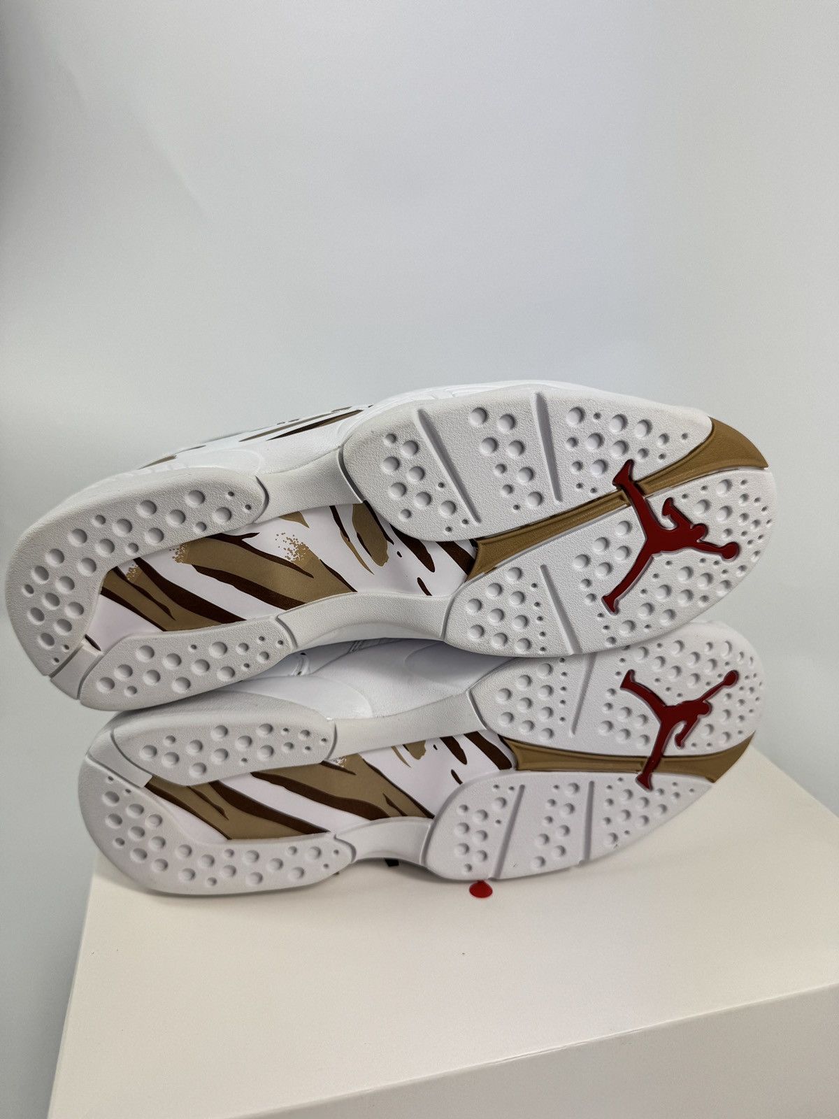 Jordan Brand AIR JORDAN 8 RETRO OVO SNEAKERS Size US 10 / EU 43 - 6 Thumbnail