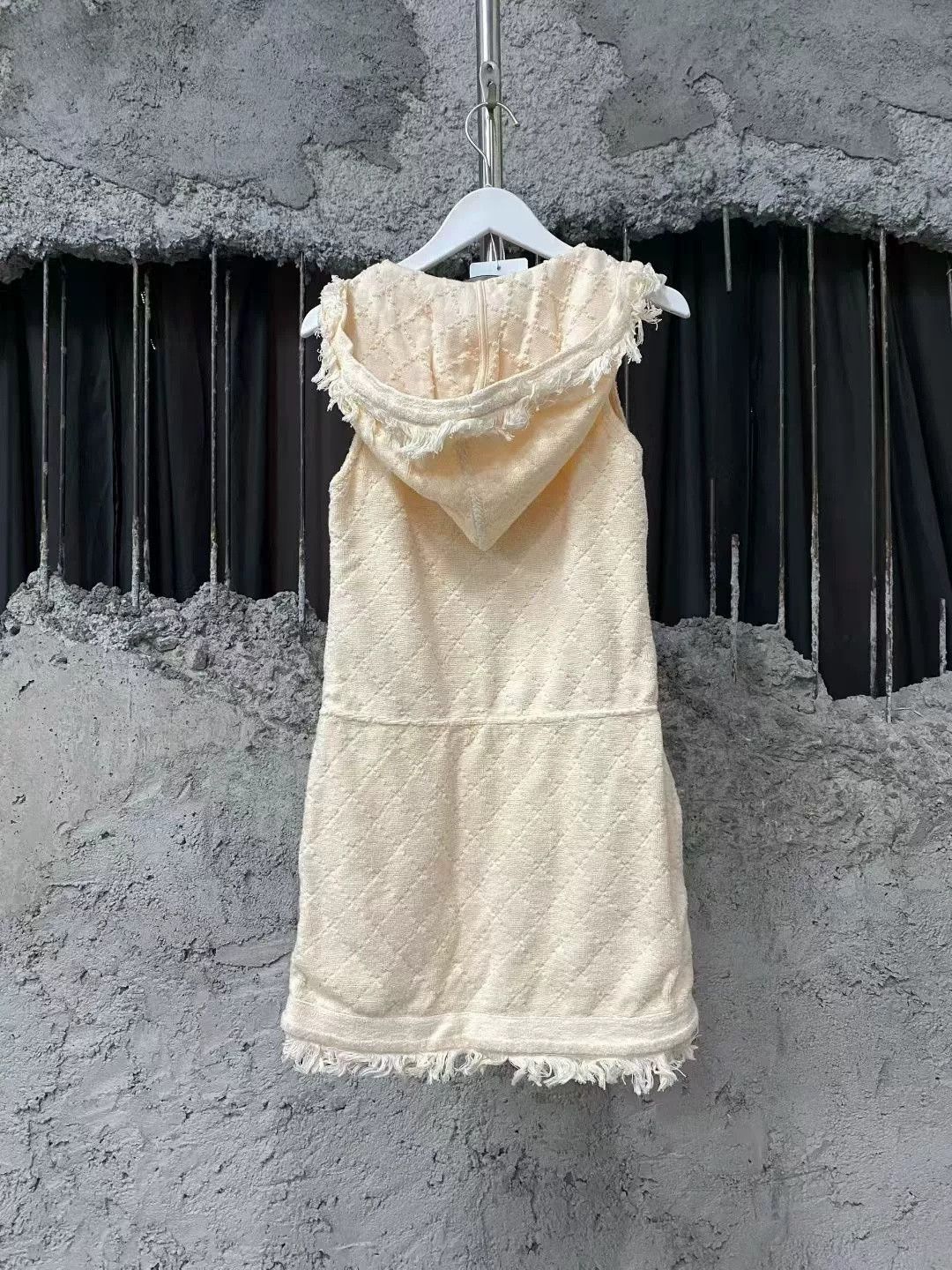 Chanel Chanel Mumbai Collection Beige Casual Hooded Dress Size US 7 / EU 40 - 2 Thumbnail