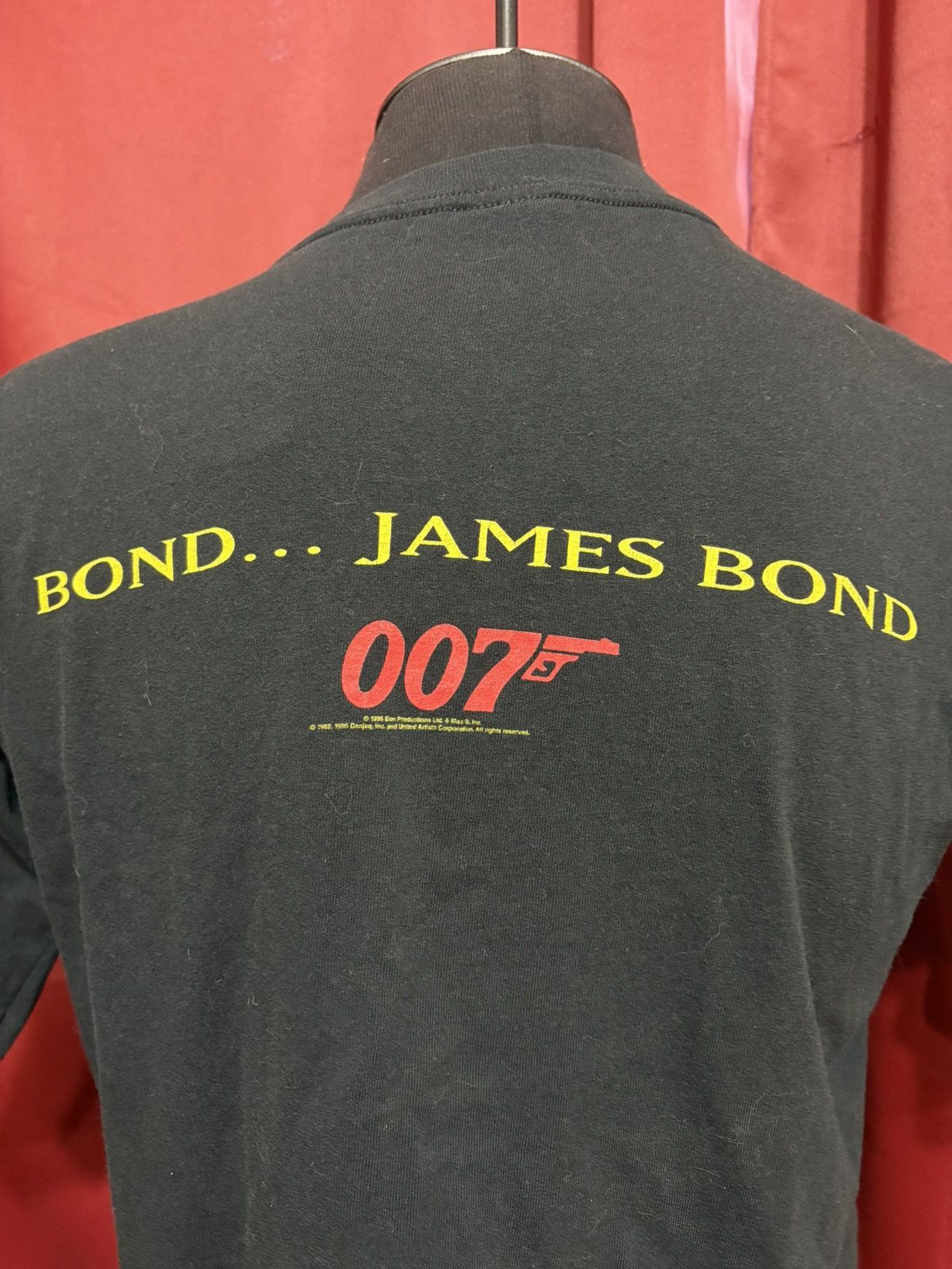Vintage Vintage 007 Golden Eye Tshirt 90’s Movie Video Game Grail Size US L / EU 52-54 / 3 - 3 Thumbnail