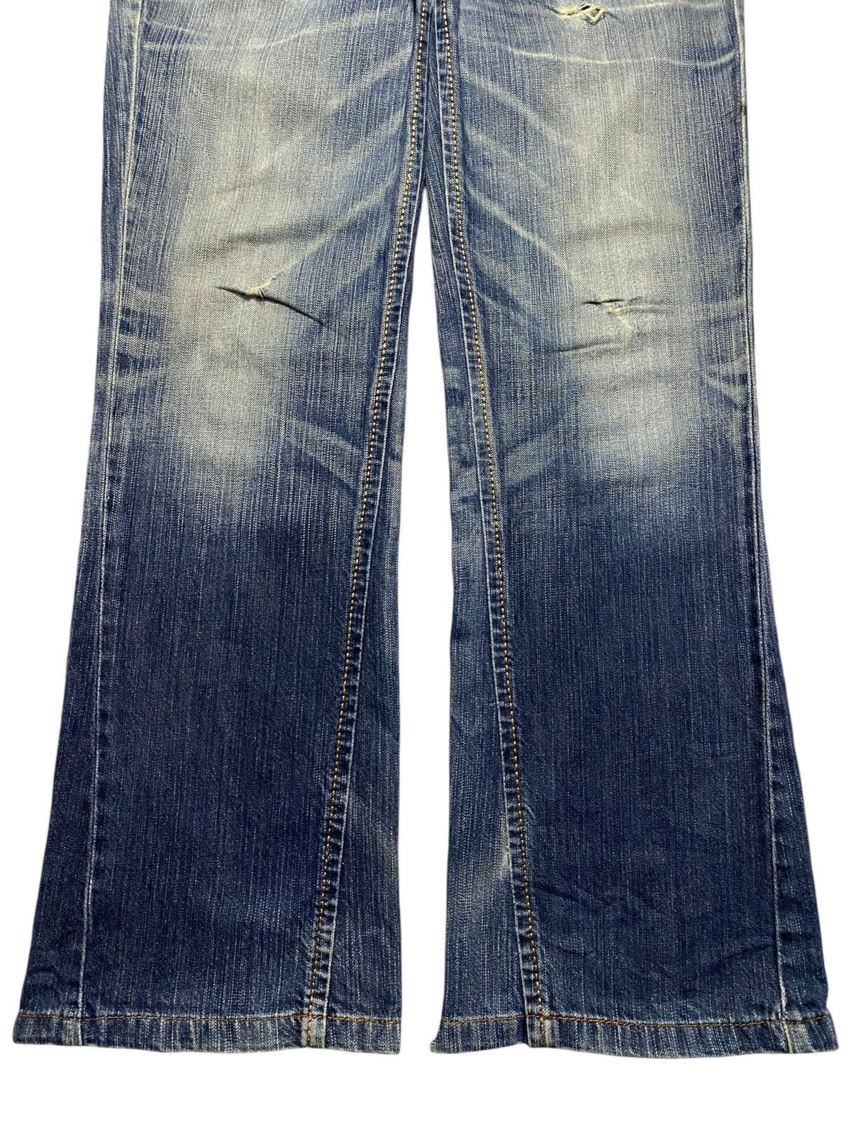 Japanese Brand Vintage Edwin 431 XVS Blue Wash Distressed Flare Jeans Size US 31 - 5 Thumbnail
