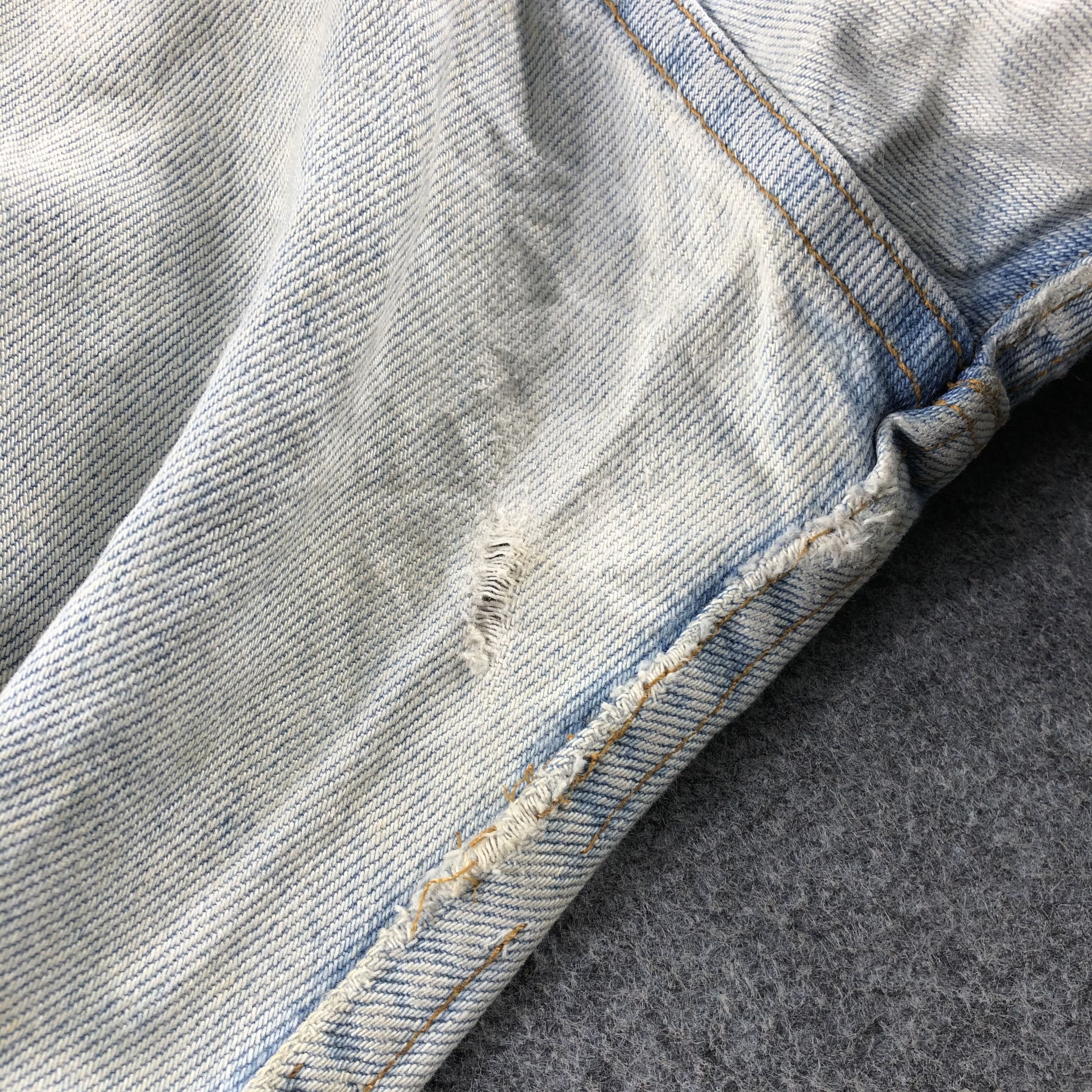Levi's 90s Vintage Light Wash Levis 555 Jeans-J2375 Size US 32 / EU 48 - 8 Thumbnail
