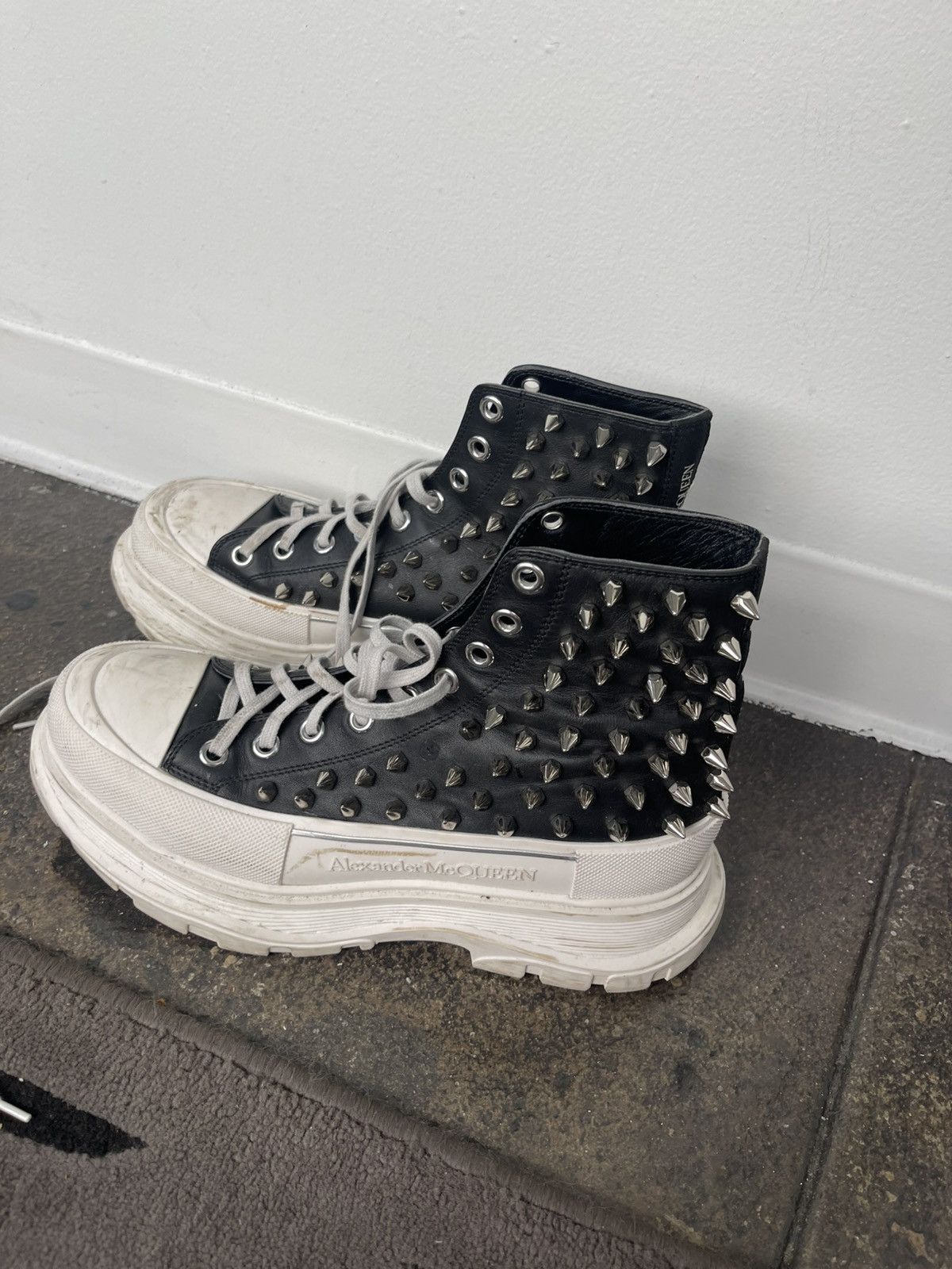 Alexander McQueen Spiked sneakers Size US 10 / EU 43 - 2 Thumbnail