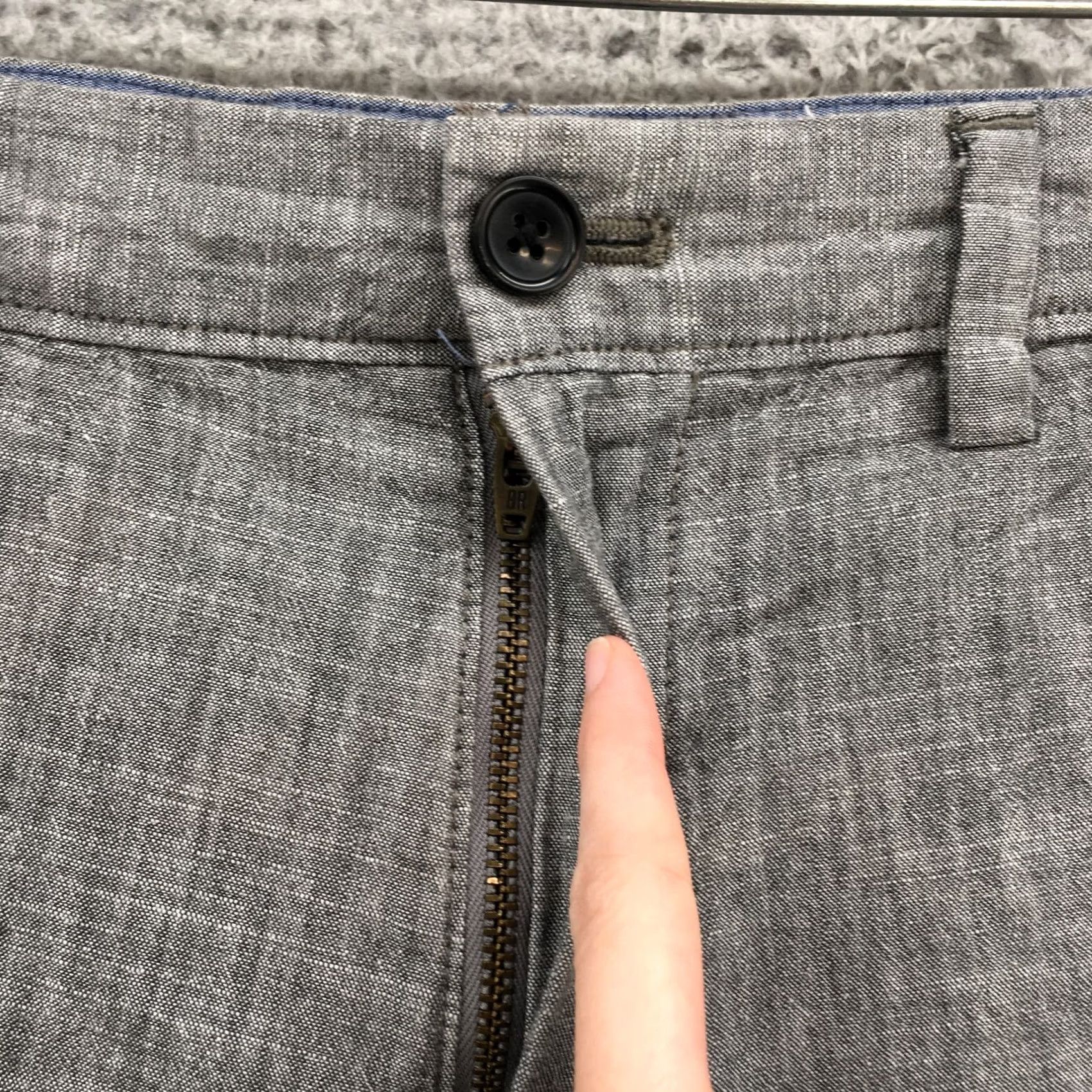 Banana Republic Banana Republic Chino Shorts Mens 30 Gray Cotton Hi-Rise Zip Fly Size US 30 / EU 46 - 3 Thumbnail