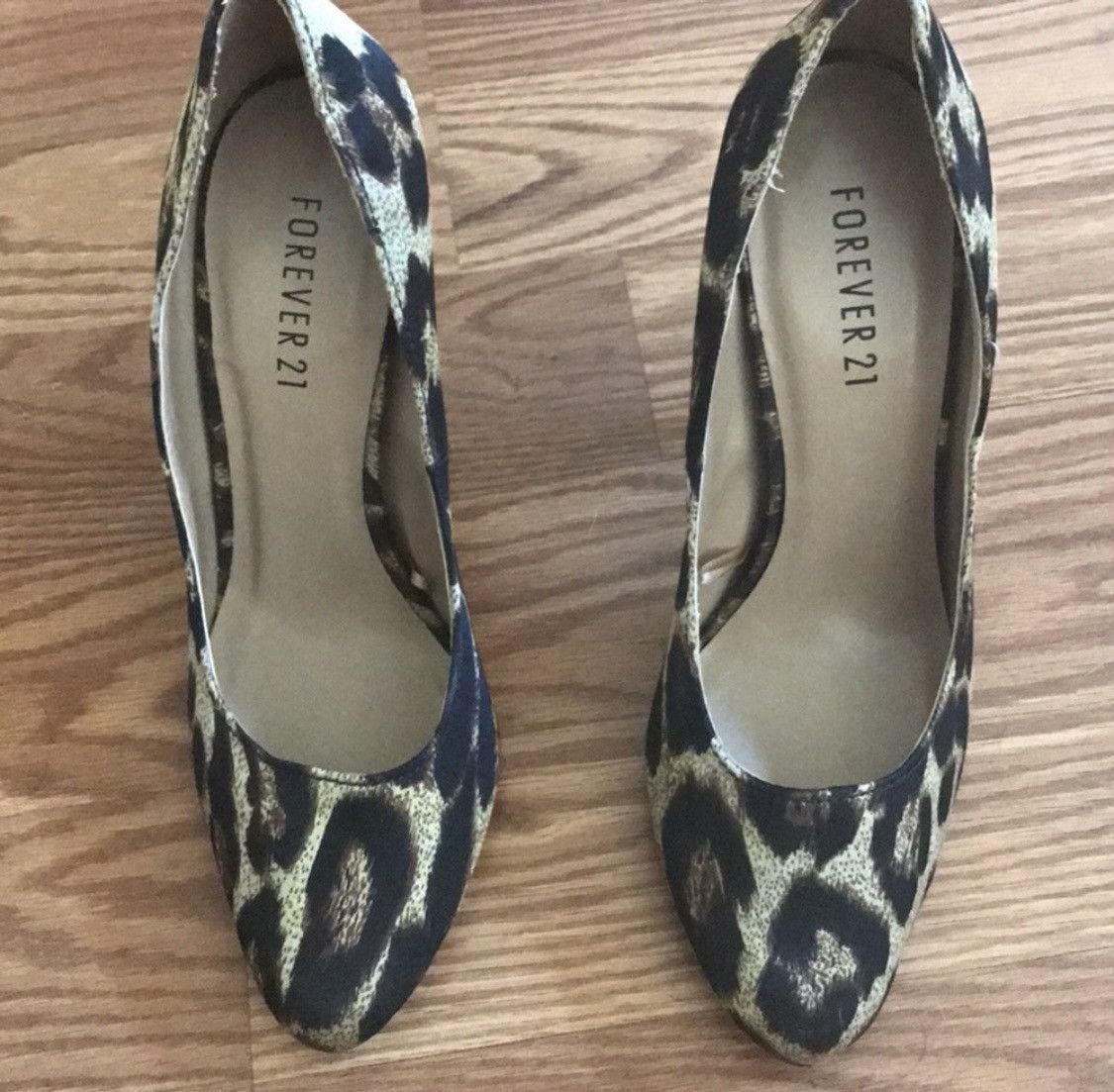 Forever 21 LEOPARD PRINT PUMPS HEELS Size US 8 / IT 38 - 3 Thumbnail
