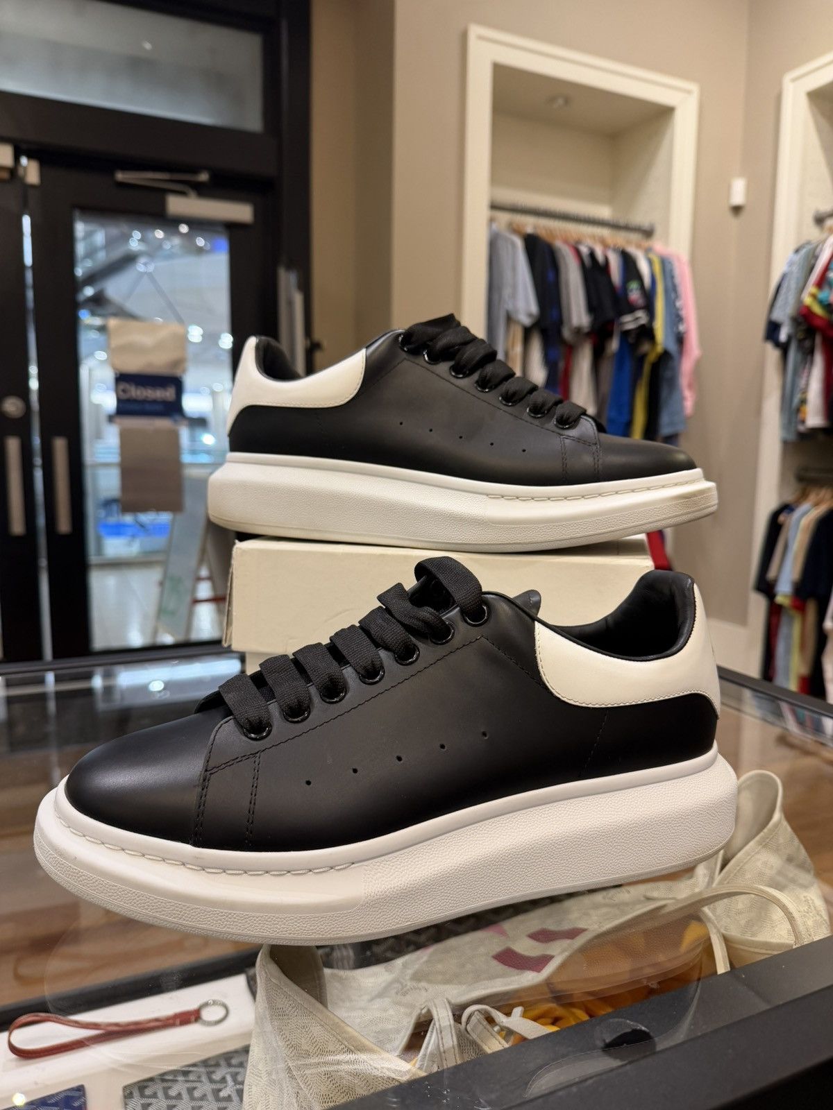 Alexander McQueen Alexander McQueen Oversized Size US 12 / EU 45 - 4 Thumbnail