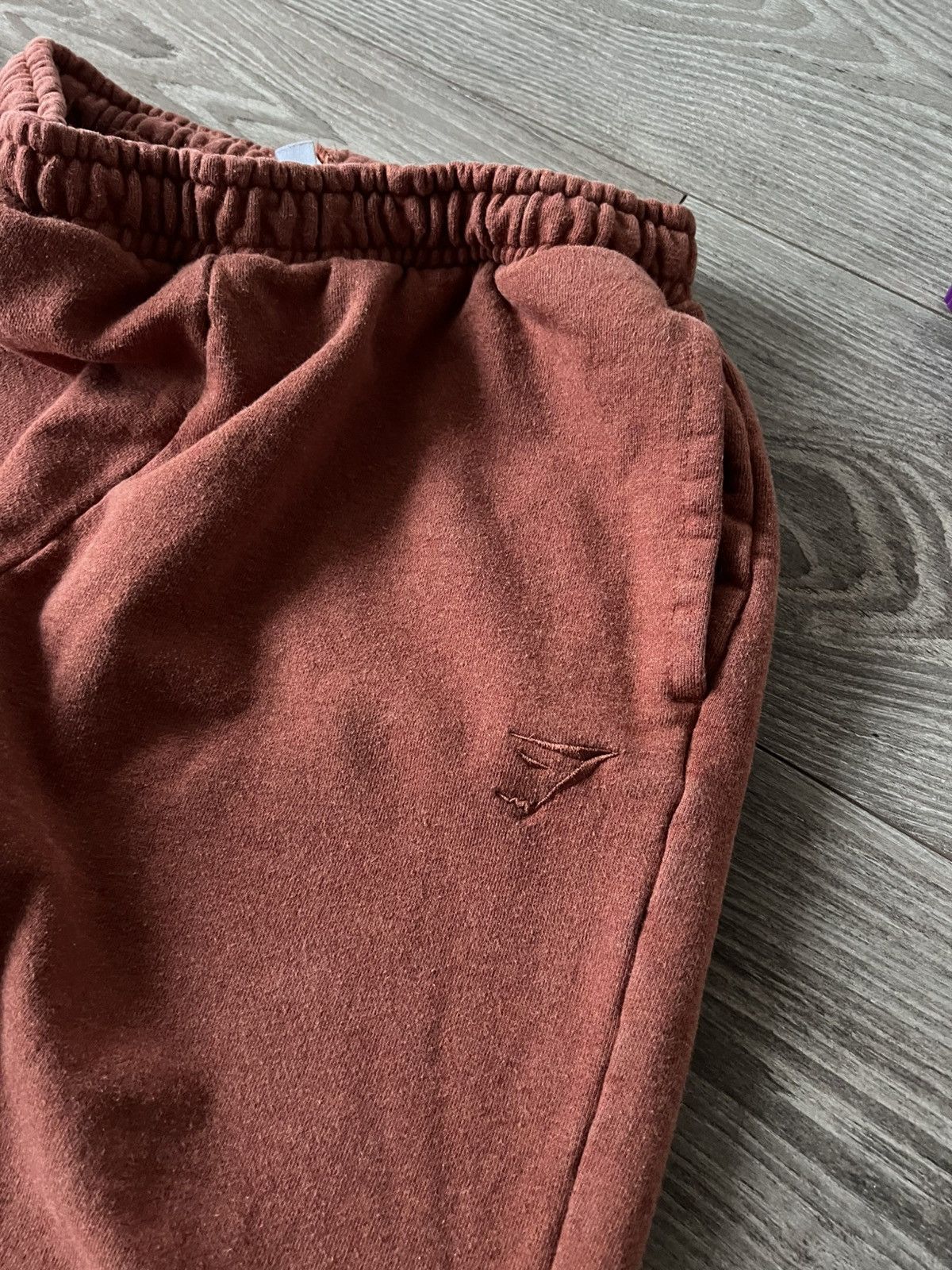 Gymshark Gymshark Red Onyx Embroidered Logo Buggy Sport Jogger Pants Size US 34 / EU 50 - 9 Thumbnail