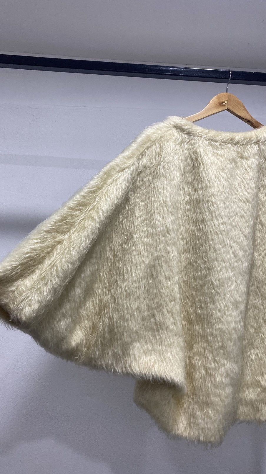 Other Vintage Cloaks Capes Fur Shaggy Punk Grunge Partina Mink Size ONE SIZE - 15 Thumbnail