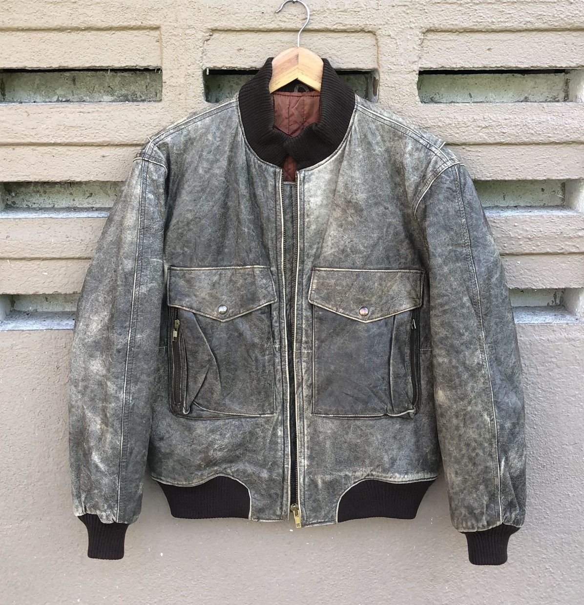 Vintage Vintage Sun Faded Cow Leather A-2 Bomber Jacket Size US M / EU 48-50 / 2 - 1 Thumbnail