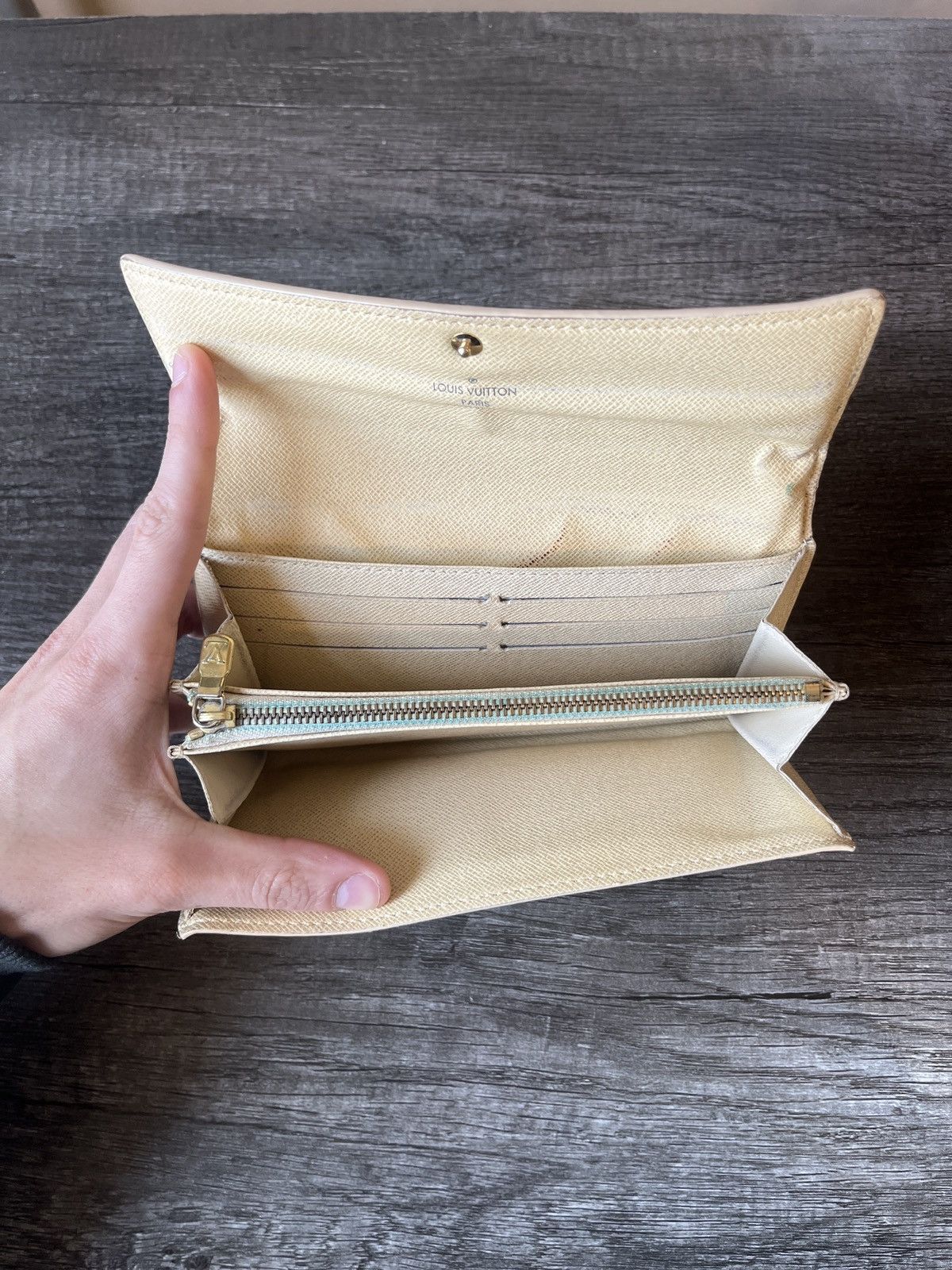 Louis Vuitton Louis Vuitton Damier Azur Portefeuille Sarah Long Wallet Size ONE SIZE - 2 Thumbnail