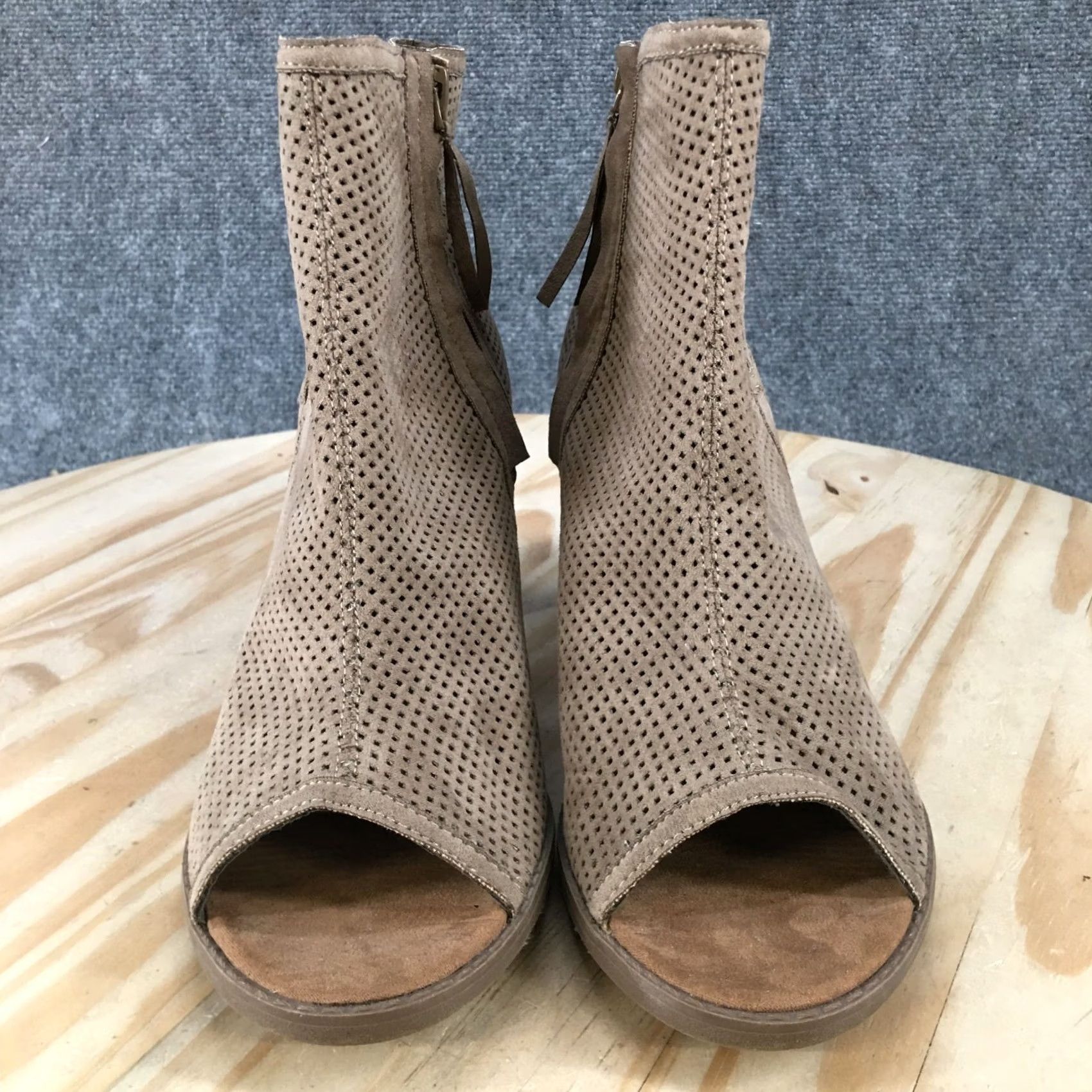 Vintage Maurices Boots Womens 10 M Ginger Chelsea Tan Fabric Perforated Peep Toe Block Size US 8 / IT 38 - 7 Thumbnail