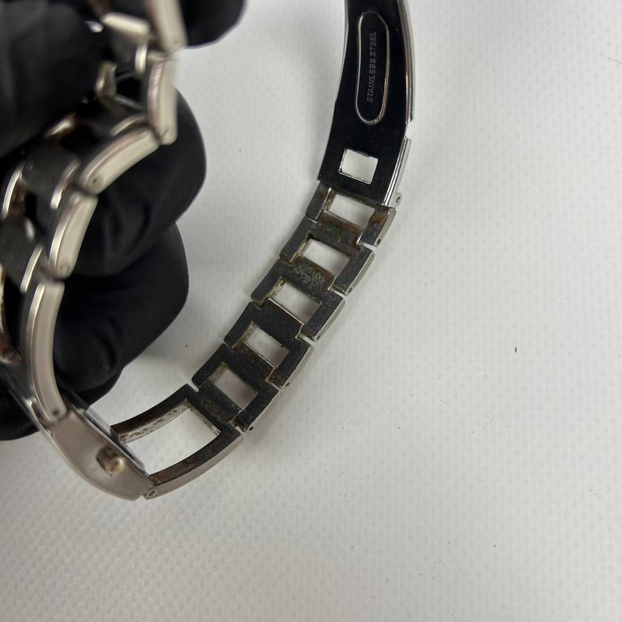 Gucci Gucci 048L Women's Watch With Silver Bracelet Size ONE SIZE - 7 Thumbnail