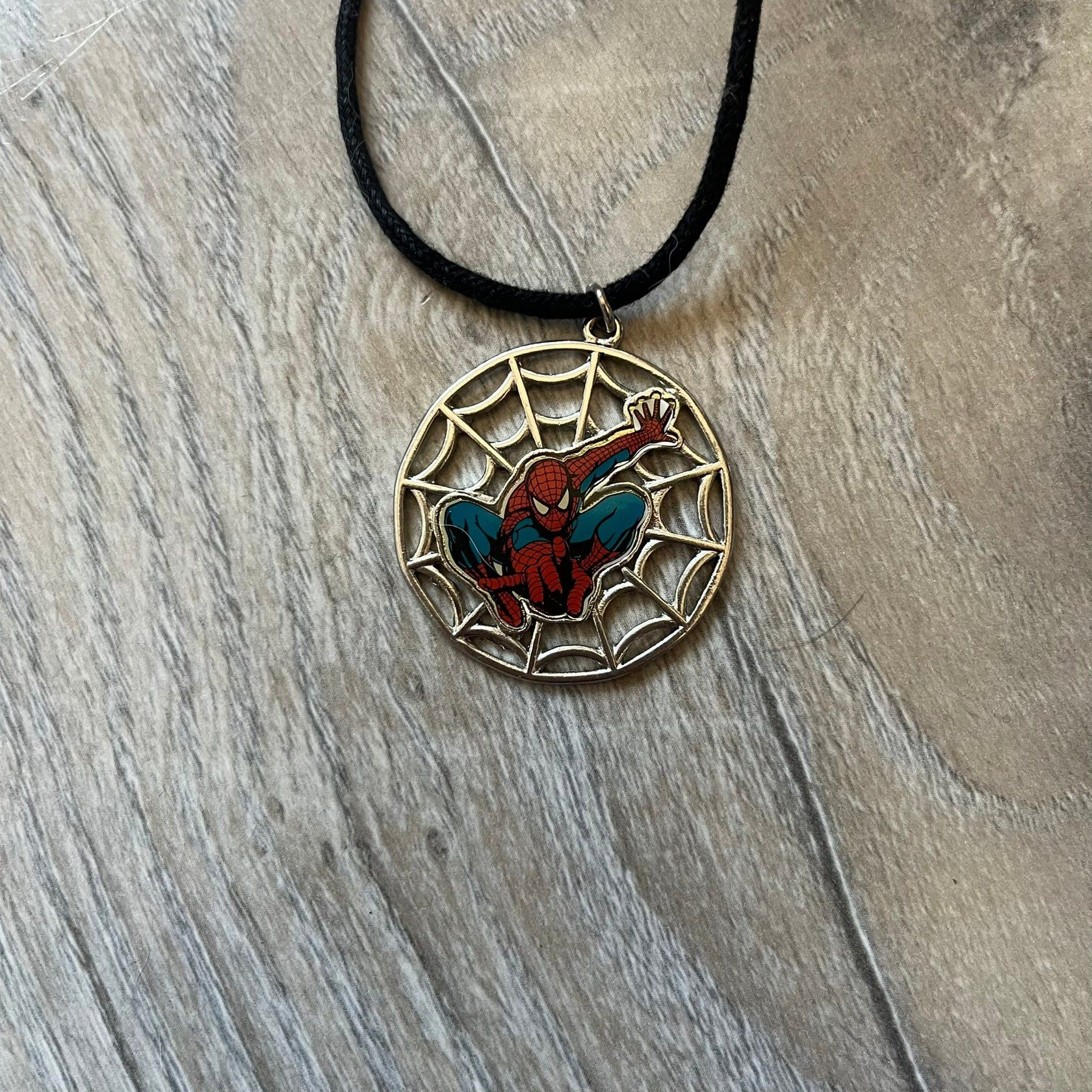 Marvel Comics Spider-Man 2006 Web Silver Necklace Size ONE SIZE - 3 Thumbnail