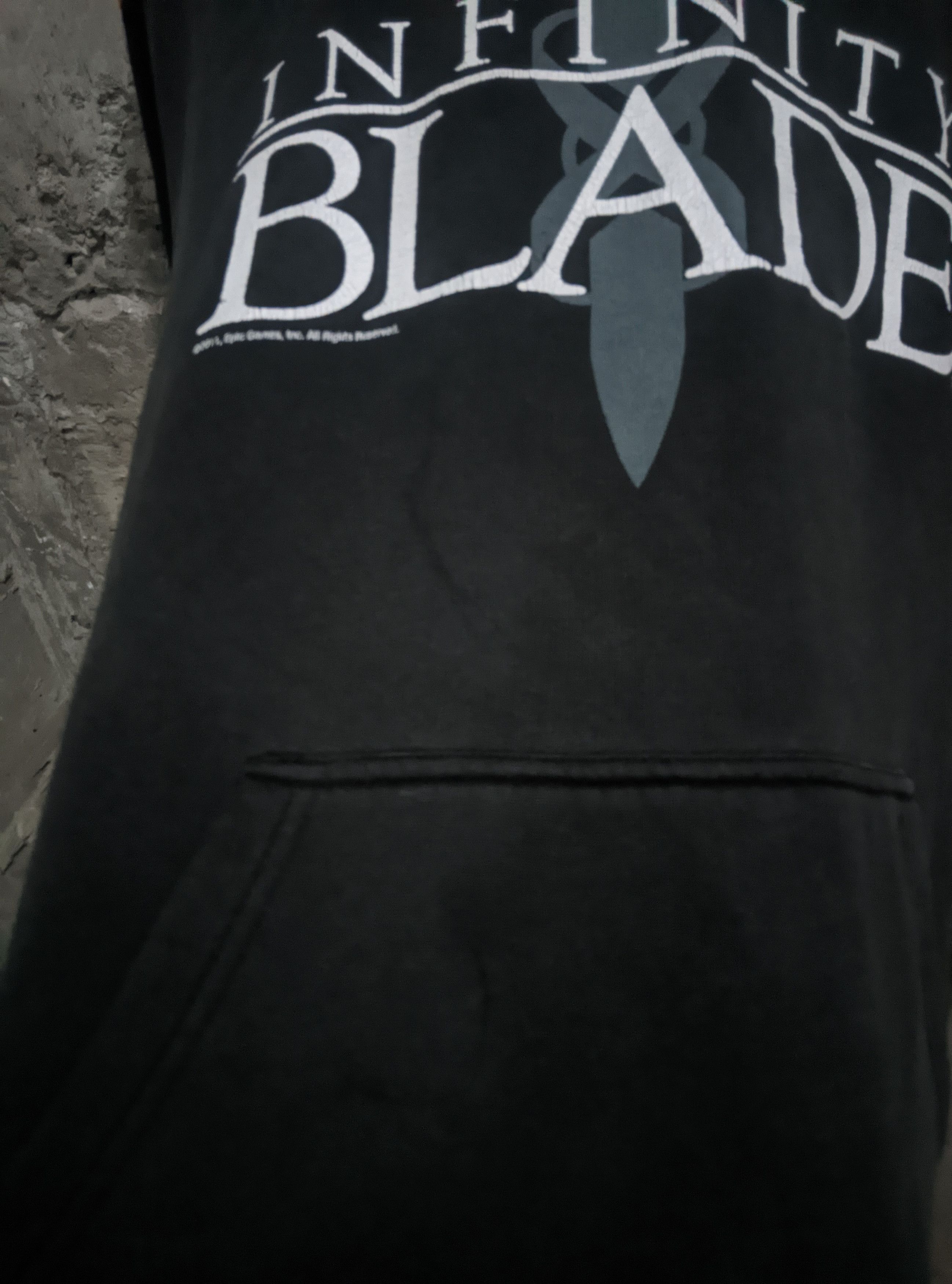 Vintage 2011 Infinity blade epic games hoodie Size US M / EU 48-50 / 2 - 5 Thumbnail