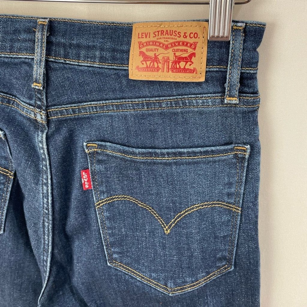 Levi's Levi's 724 High Rise Straight Dark Distressed Jeans Size 27 Size 27" / US 4 / IT 40 - 5 Thumbnail
