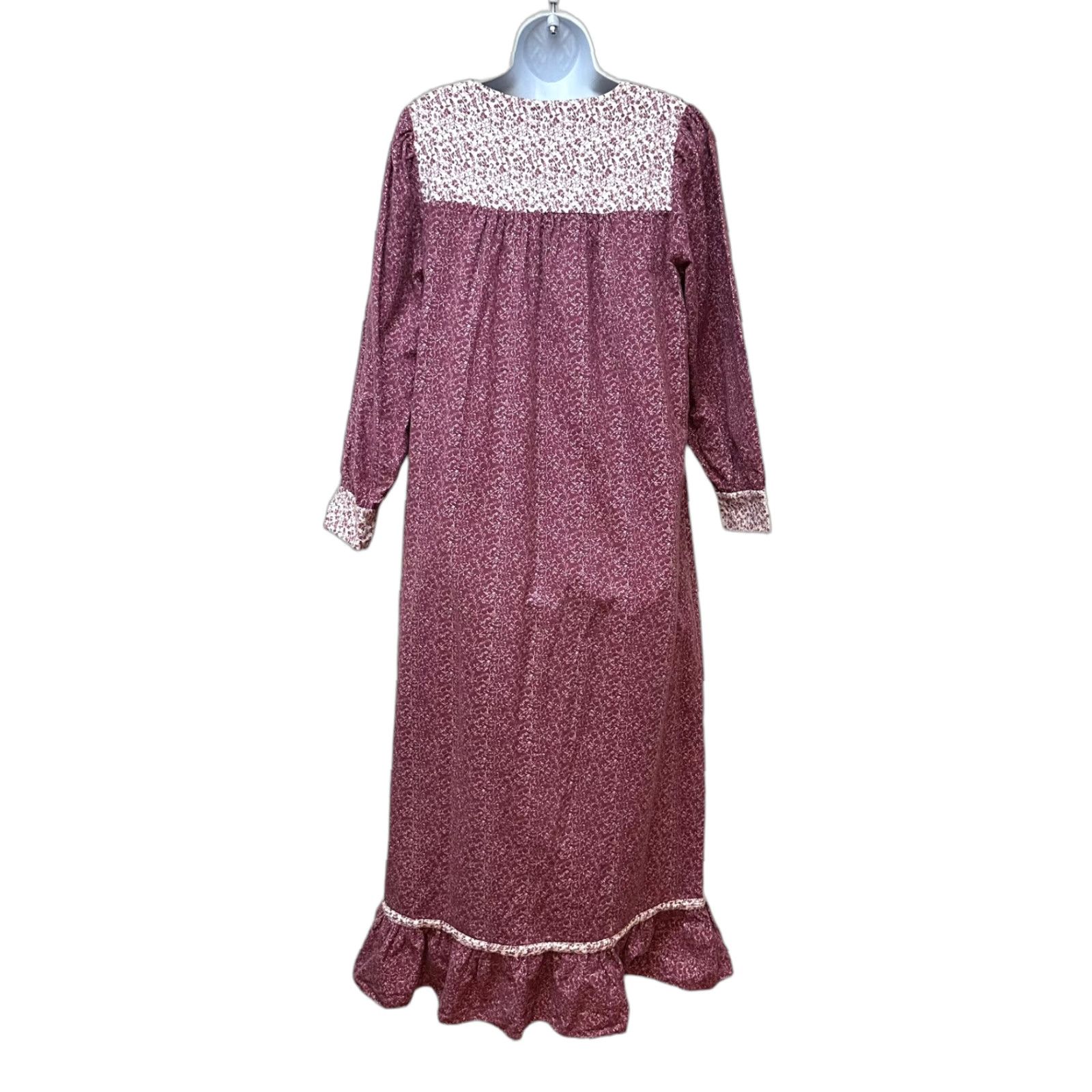 Vintage VINTAGE Axiom Long Cotton Flannel Gown Granny Nightgown Dainty Floral L NEW Size ONE SIZE - 1 Thumbnail