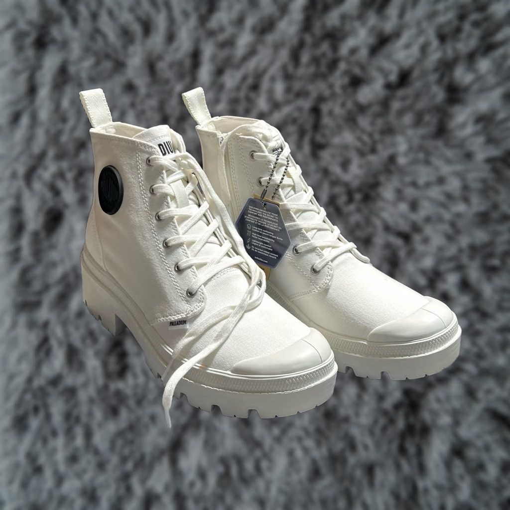 Palladium Palladium Canvas Boot 10 90s Revival Minimalist Grunge Clean Girl Gorpcore Comfy Women Boots Casual Travel Combat Ankle Lace Up White Rubber Shoes Size US 8 / IT 38 - 1 Thumbnail