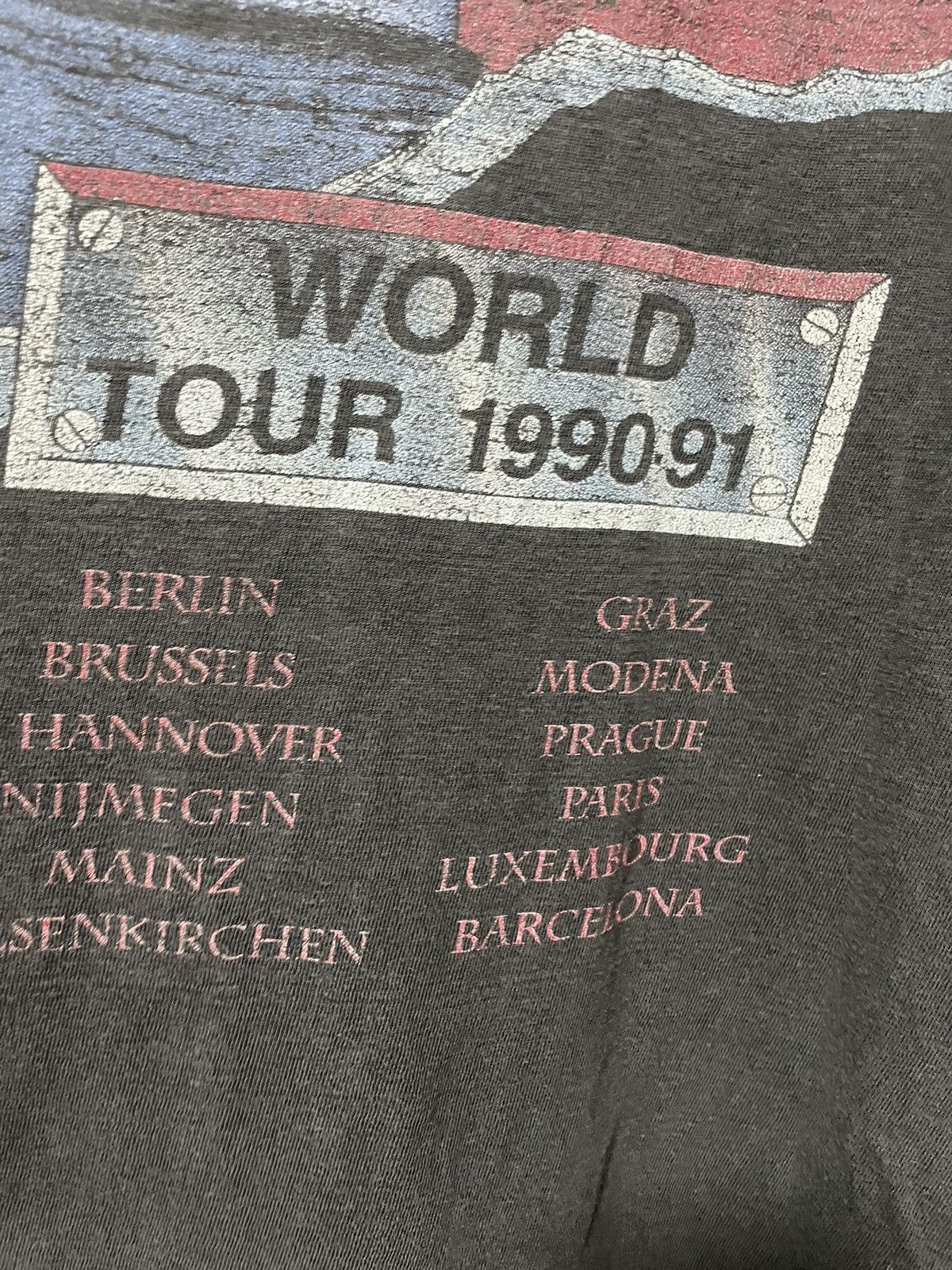 AC/DC AC/DC 1990 The Razors Edge Tour 1990/91 T Shirt Vintage Tee Size US XL / EU 56 / 4 - 21 Thumbnail