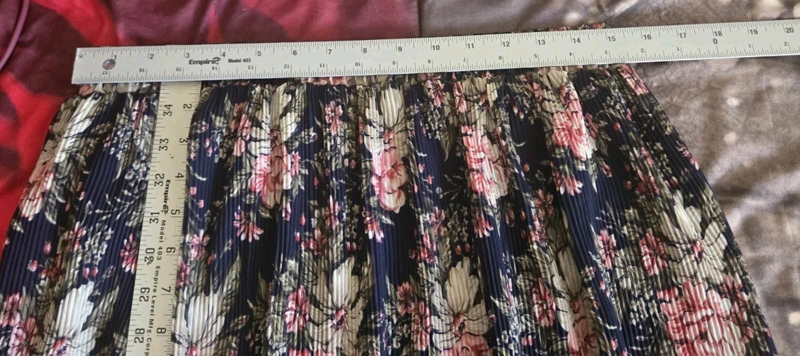 Other Sag Harbor Navy Pink Floral Pull-on Pleated Skirt Womens Lar Size 36" / US 14 / IT 50 - 11 Thumbnail