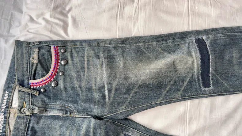 Neighborhood Neighborhood size M Jeans Size US 27 - 6 Thumbnail