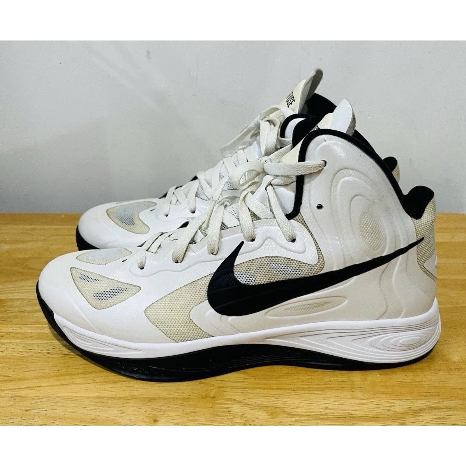 Nike Nike Hyperfuse White Black Basketball Athletic Men's Size 13 Size US 13 / EU 46 - 1 Thumbnail