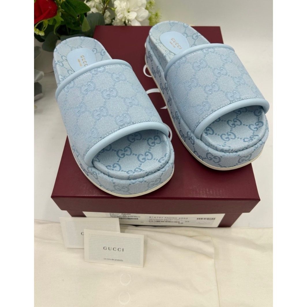 Gucci Women's Gucci canvas GG embossed platform sandals, size 39 Size US 9 / IT 39 - 1 Thumbnail