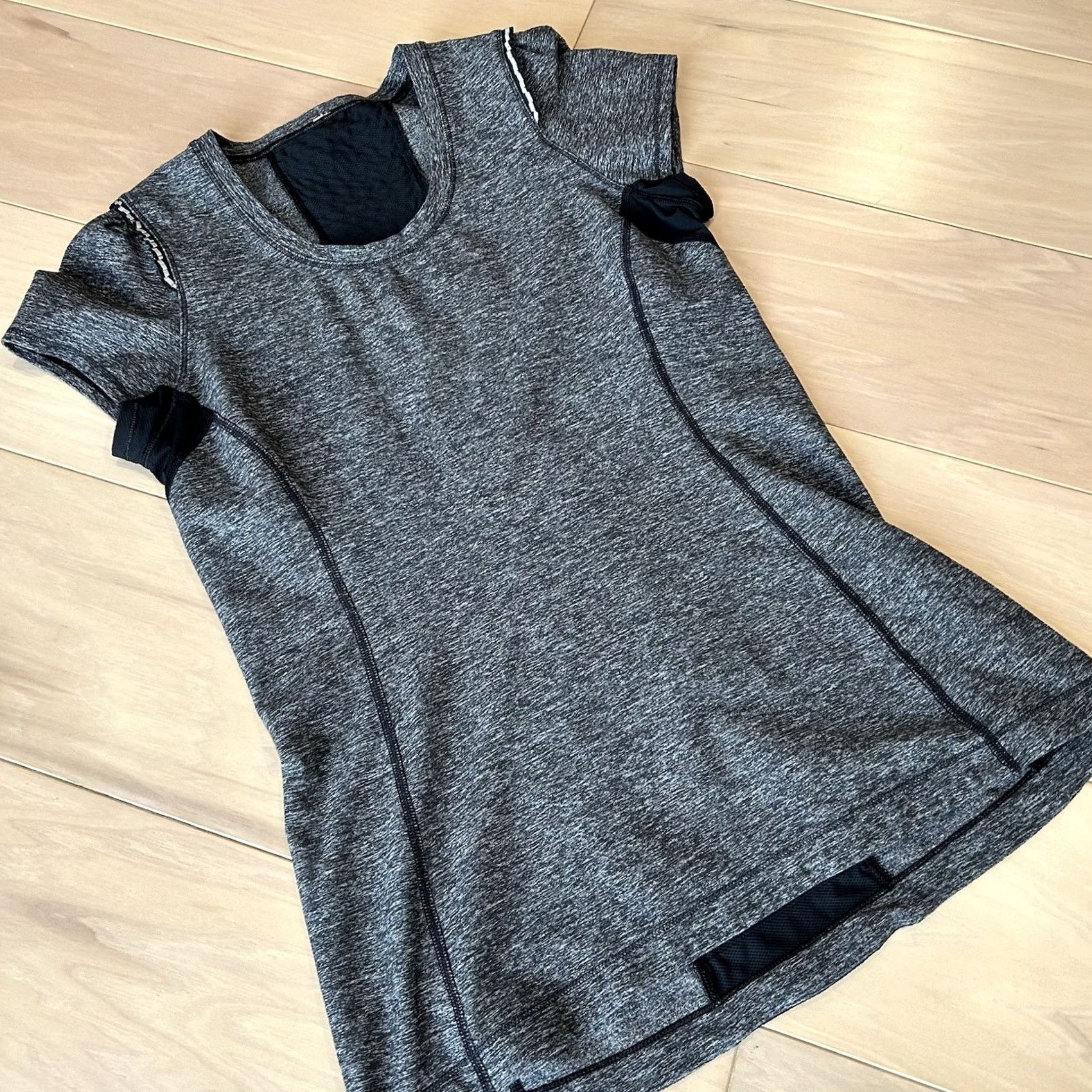 Lululemon Lululemon Run Full Tilt Ruffle Shirt Short Sleeve Women’s 4 Black Solid Athletic Top Running Gym Training Size S / US 4 / IT 40 - 3 Thumbnail
