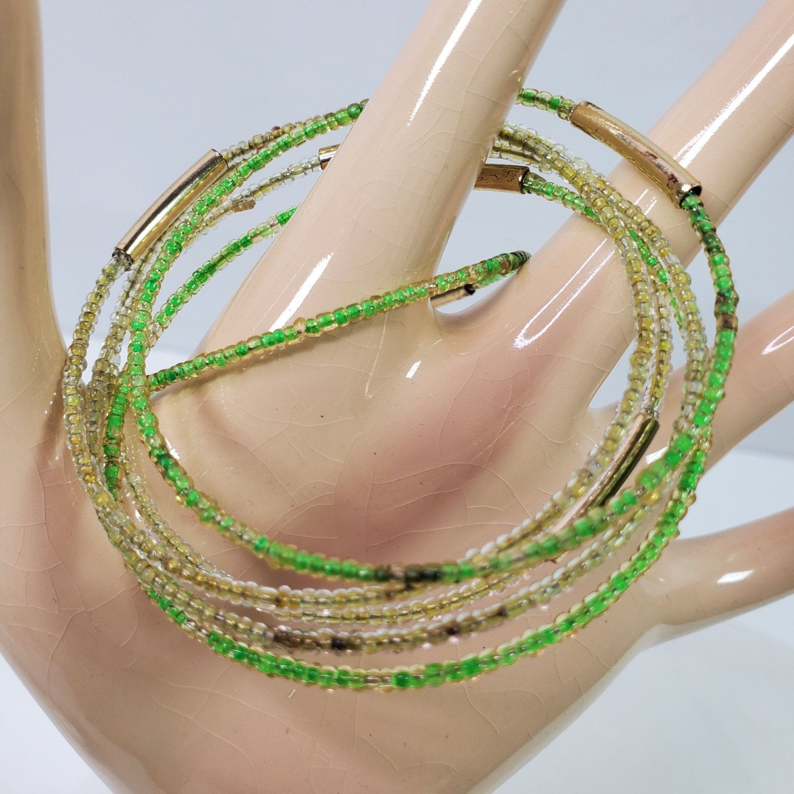 The Unbranded Brand Casual Career 6 Seed Bead Green Yellow Gold Bangles NOS Size ONE SIZE - 2 Thumbnail