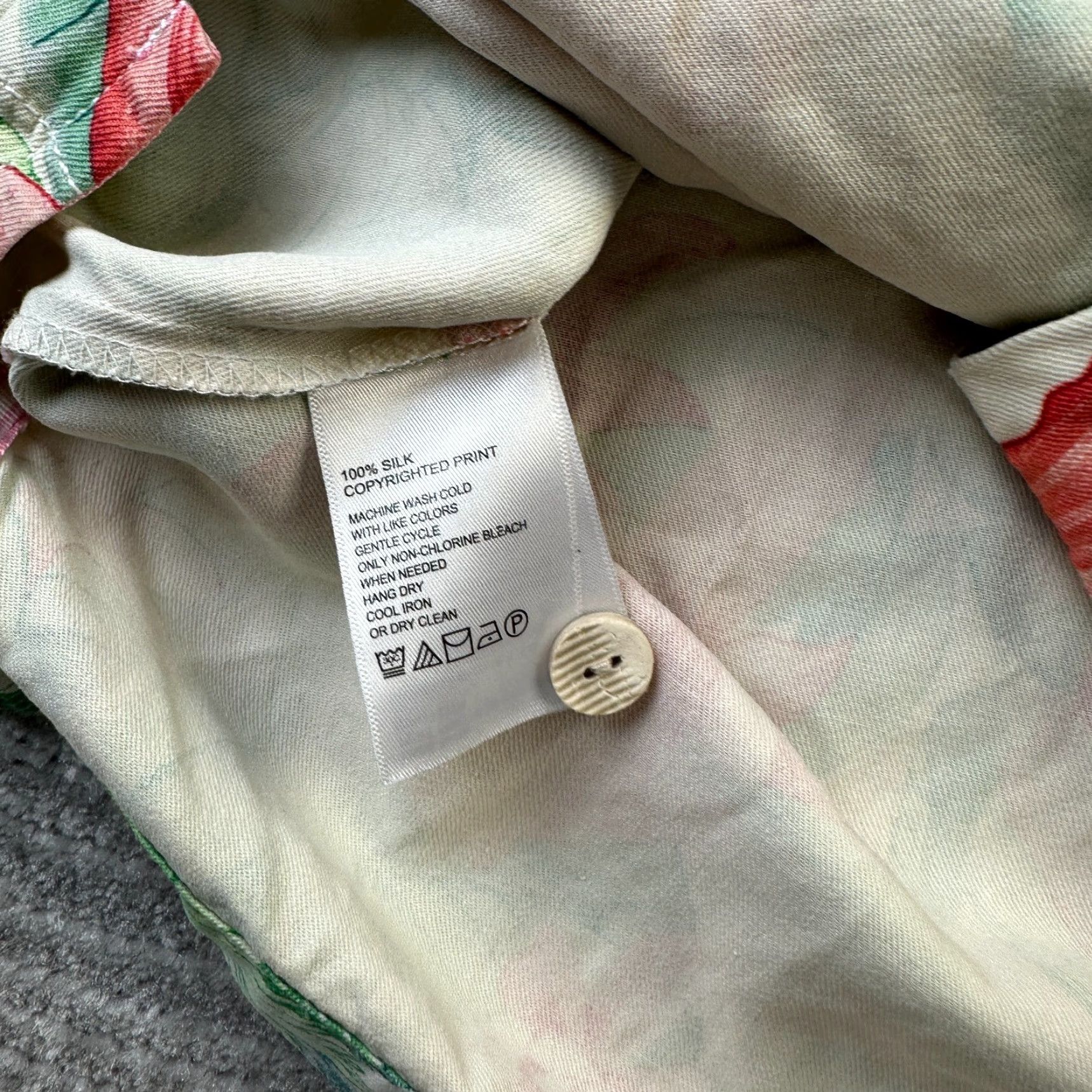 Tommy Bahama Tommy Bahama Shirt Mens Medium Green Hibiscus Silk Button-Up Short Sleeve Collared Floral Pattern Vintage: No Size US M / EU 48-50 / 2 - 7 Thumbnail