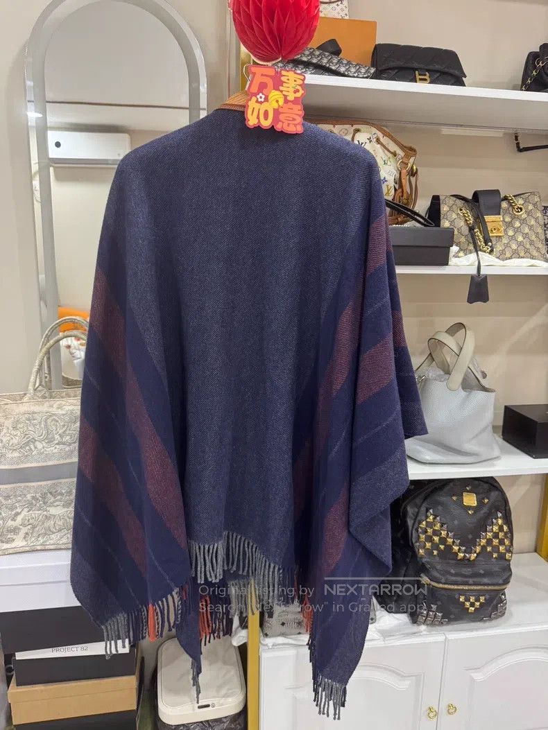Hermes Hermes size 135×165 cm Dark Blue Wool Cloak Shawl Size M / US 6-8 / IT 42-44 - 2 Thumbnail