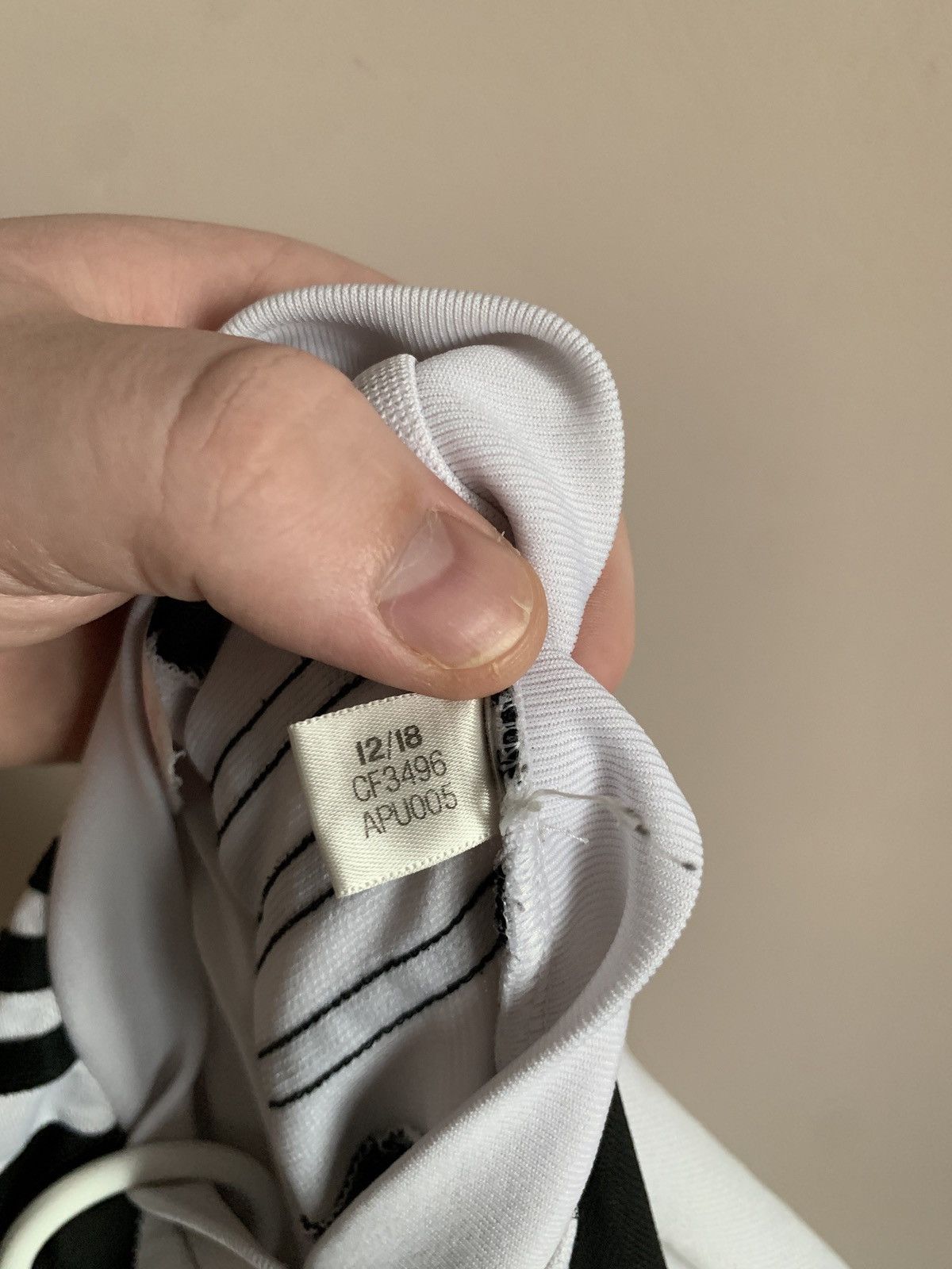 Adidas Juventus 2019 Home Football Shirt Adidas Soccer Jersey Sz S Size US S / EU 44-46 / 1 - 15 Thumbnail