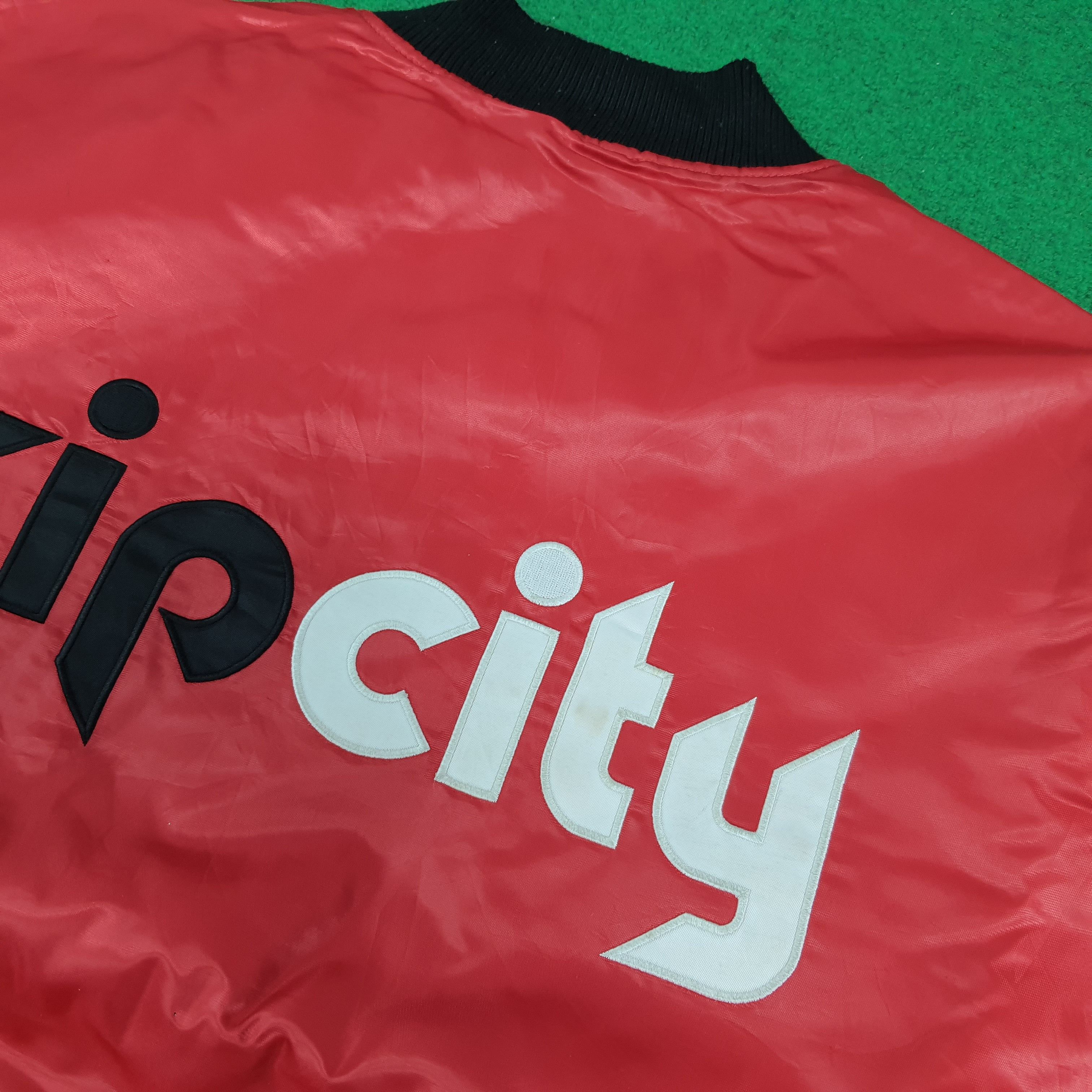Starter Vintage 90s Starter Rip City NBA Basketball Bomber C281N14 Size US XXL / EU 58 / 5 - 2 Thumbnail