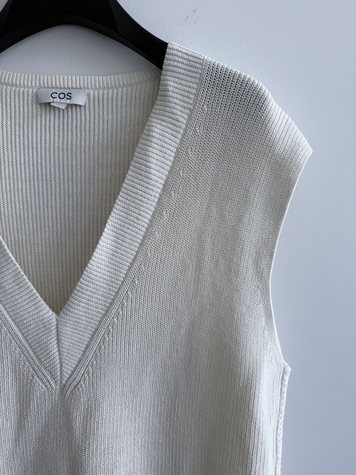 Cos Cos knitted cream vest Size US S / EU 44-46 / 1 - 2 Thumbnail