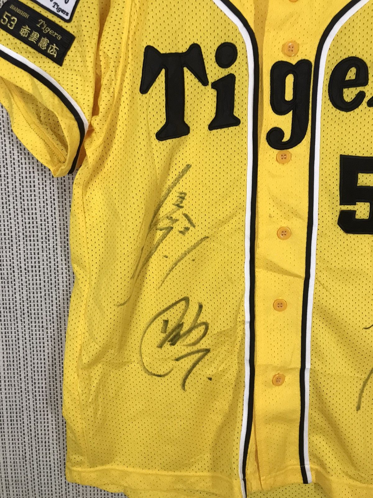 Japanese Brand × MLB × Vintage 🔥VERY RARE🔥HANSHIN TIGER JERSEY WITH SIGNATURE PLAYER Size US L / EU 52-54 / 3 - 4 Thumbnail