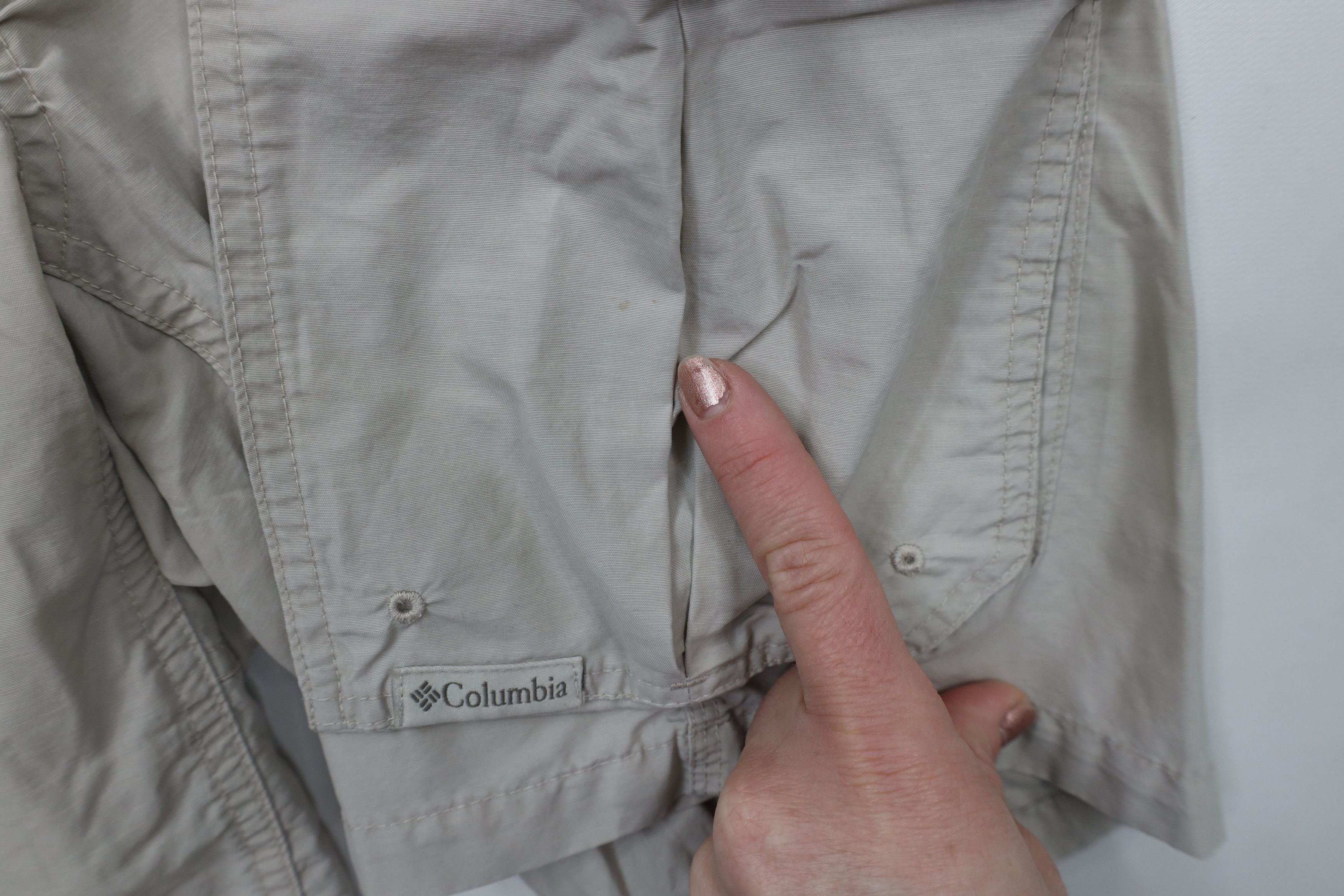 Columbia × Vintage Vintage Columbia Spell Out Lined Cargo Shorts Beige Tan Size US 32 / EU 48 - 8 Thumbnail