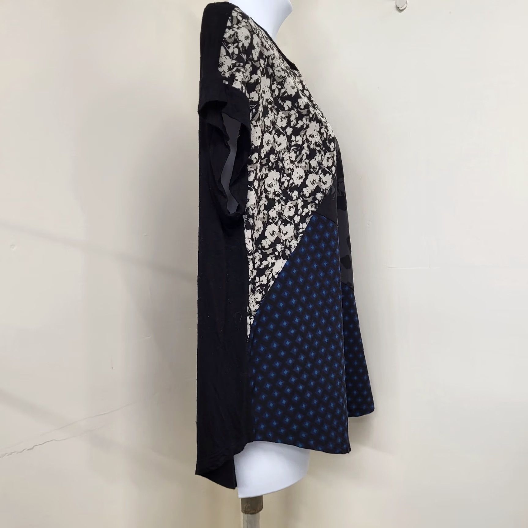 Vintage Lane Bryant Top Women's 22/24 Black White Blue Mixed Print Bohemian Hippie Career Shirt Size 3XL / US 20-22 - 4 Thumbnail