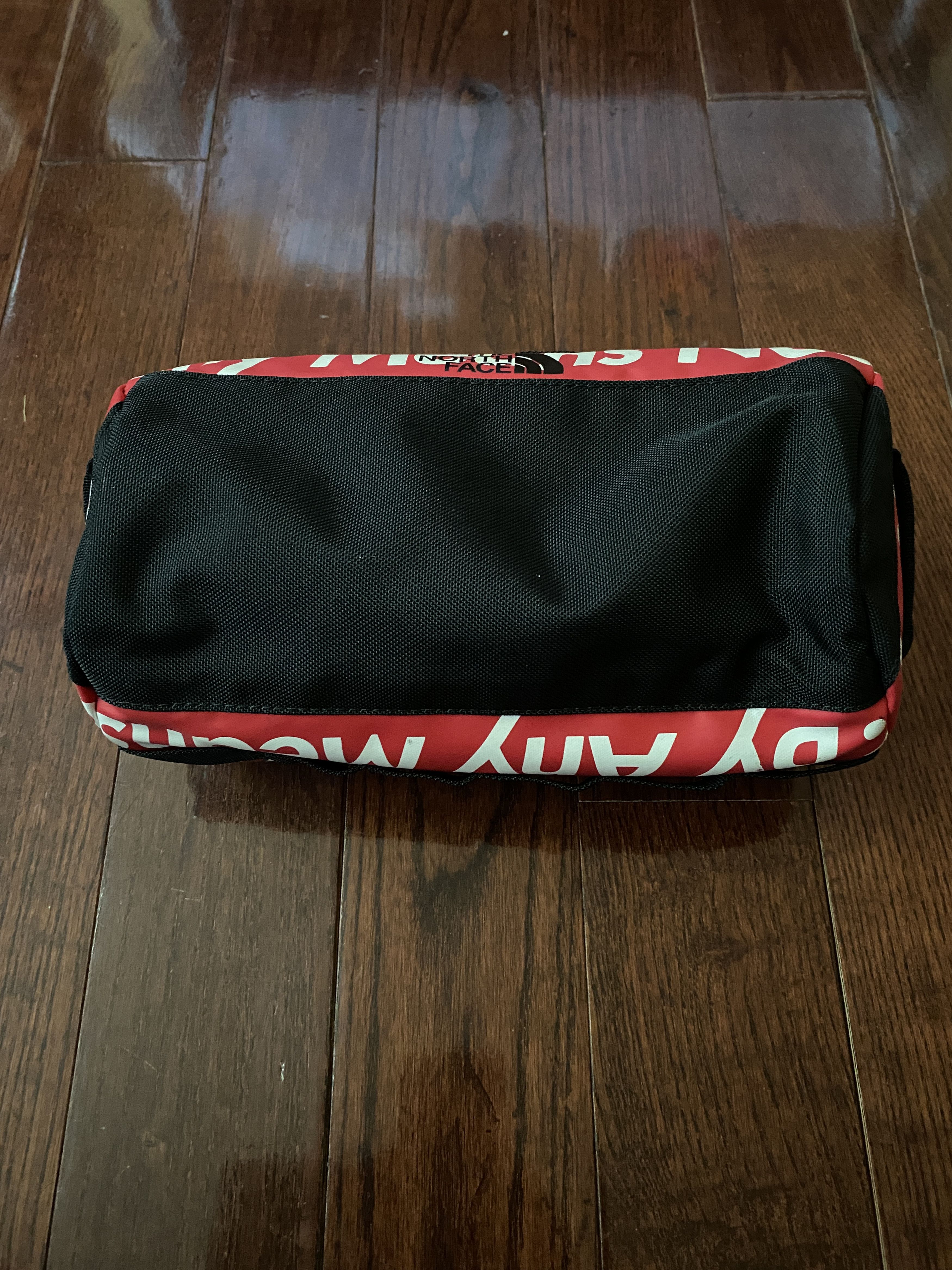 Supreme × The North Face Base Camp Travel Canister FW15 Size ONE SIZE - 3 Thumbnail